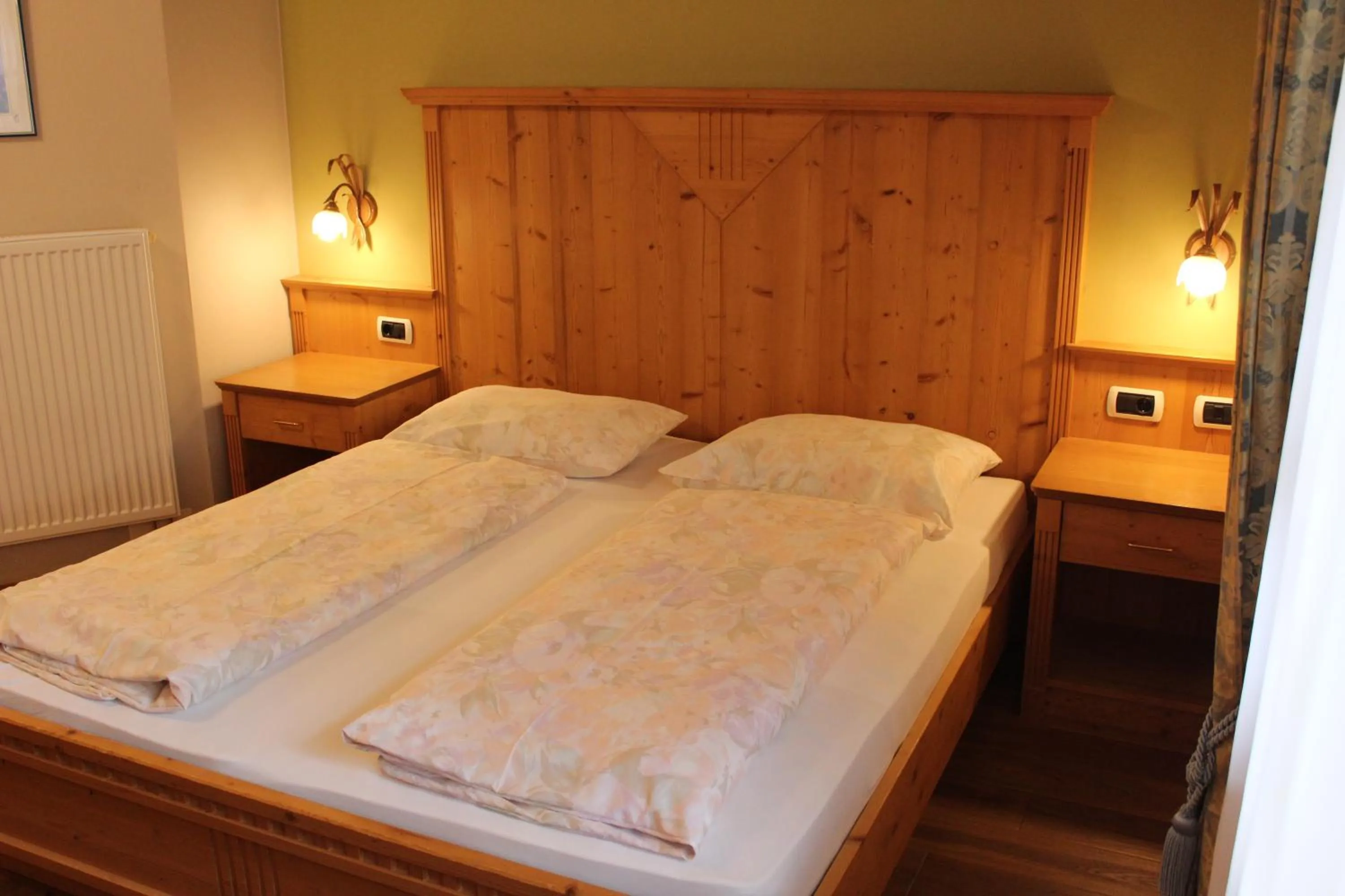 Bed in Gasthaus zum Weissen Kreuz