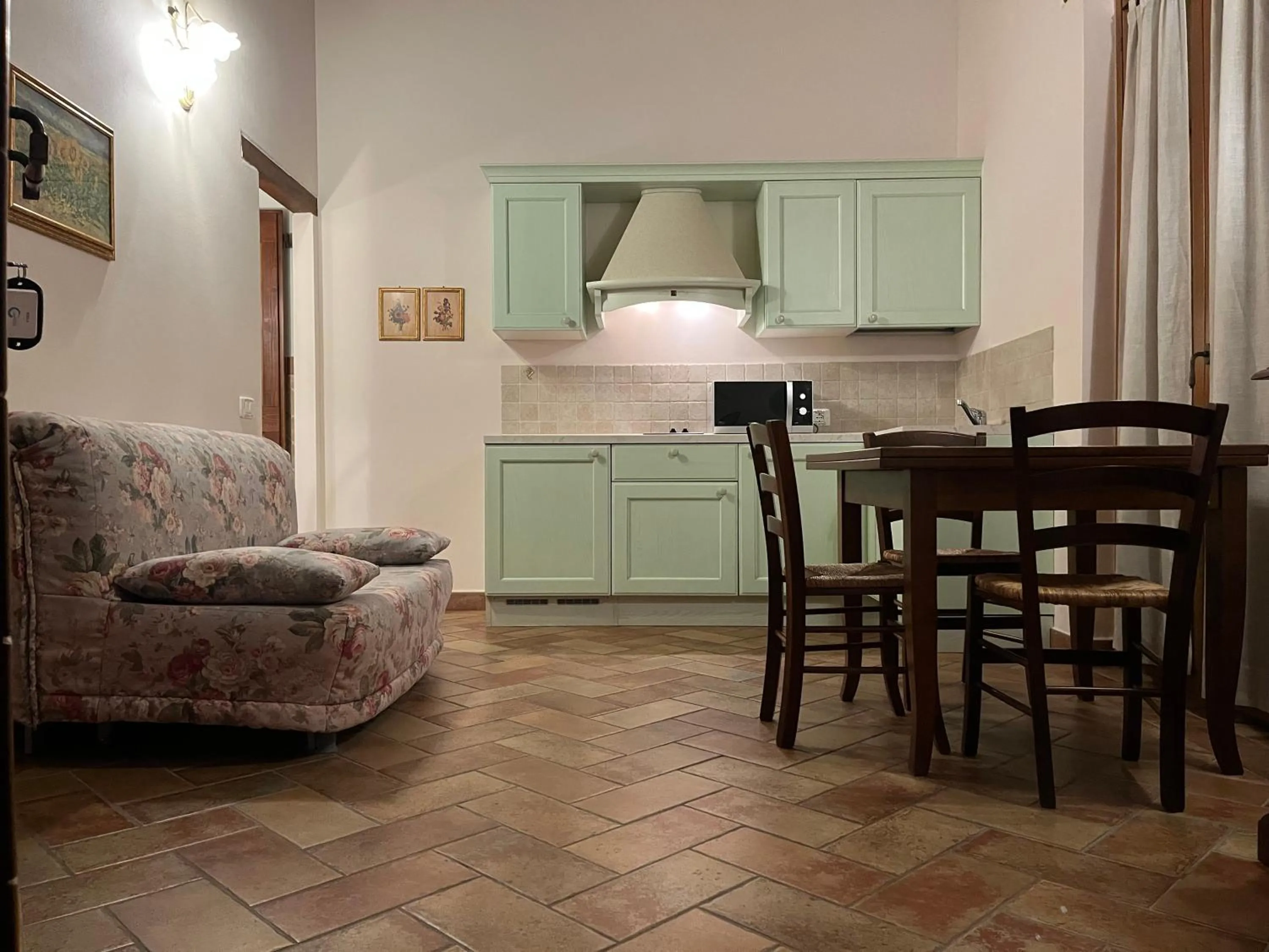 Kitchen or kitchenette in Valle del Metauro Country House