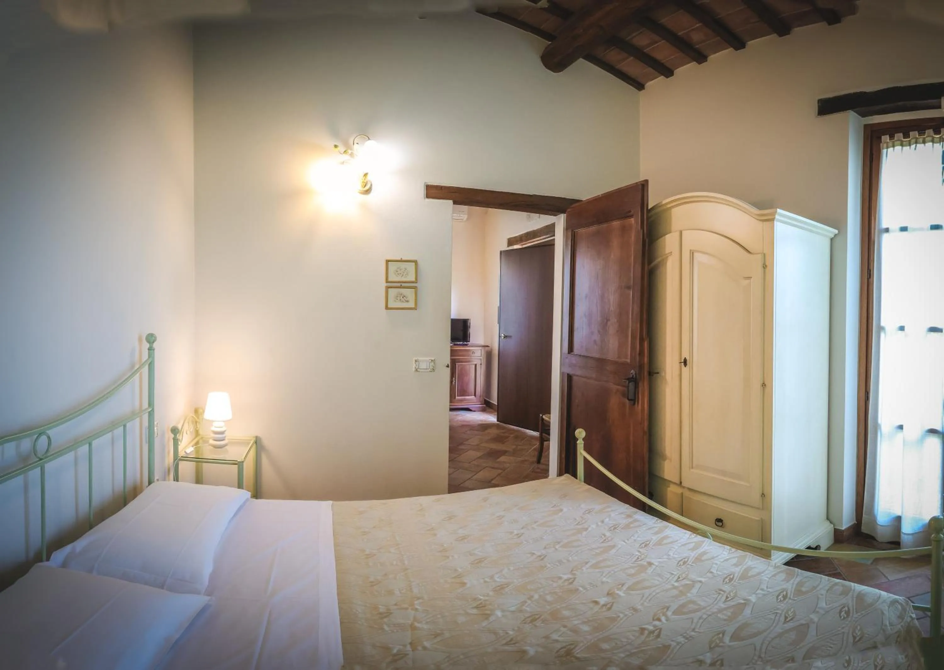 Bed in Valle del Metauro Country House