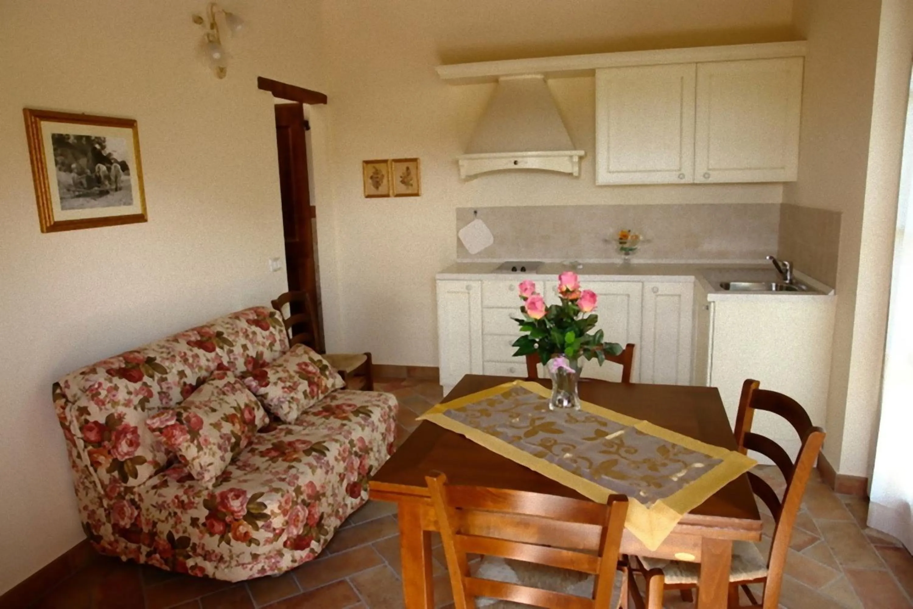 Kitchen or kitchenette in Valle del Metauro Country House