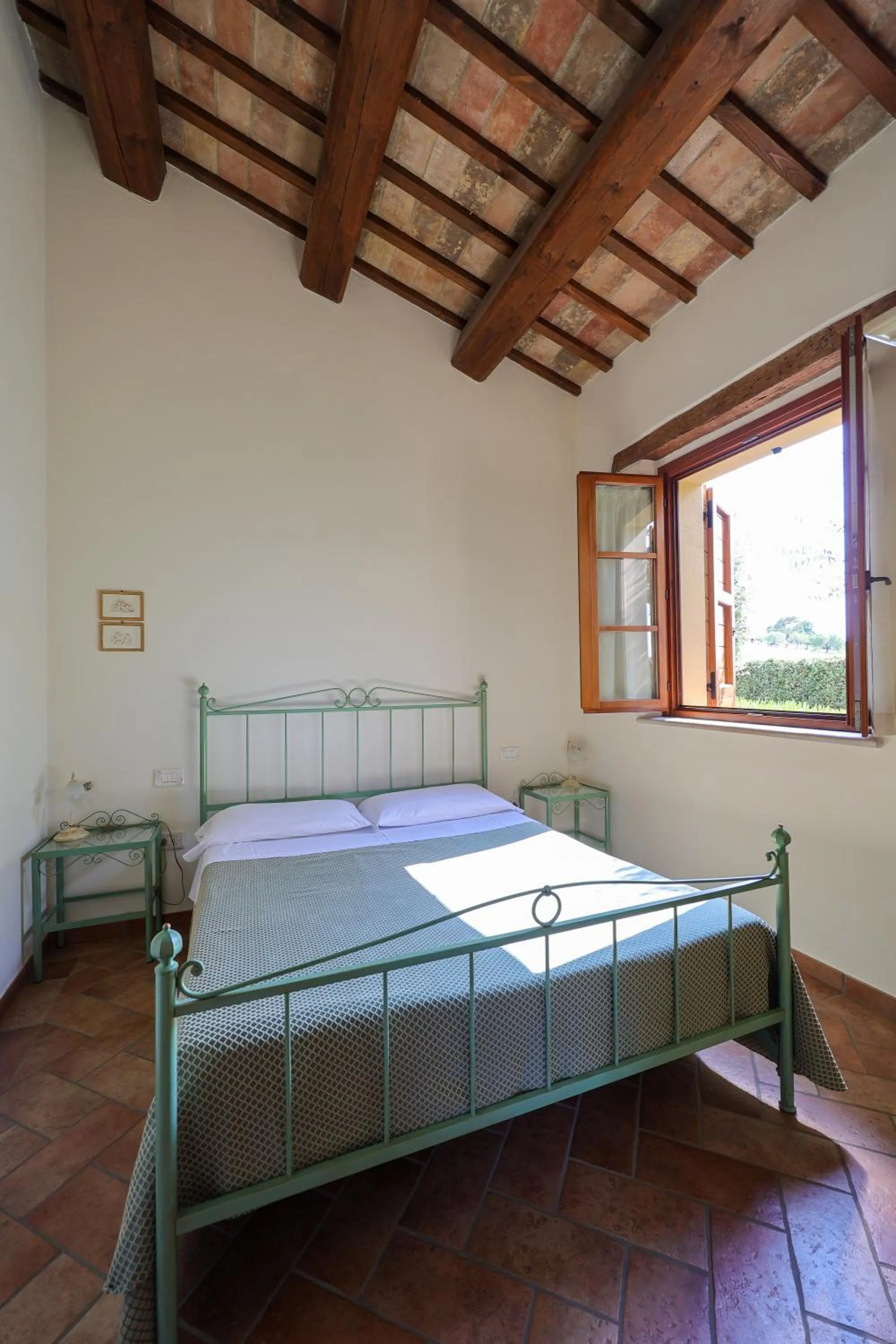 Bed in Valle del Metauro Country House