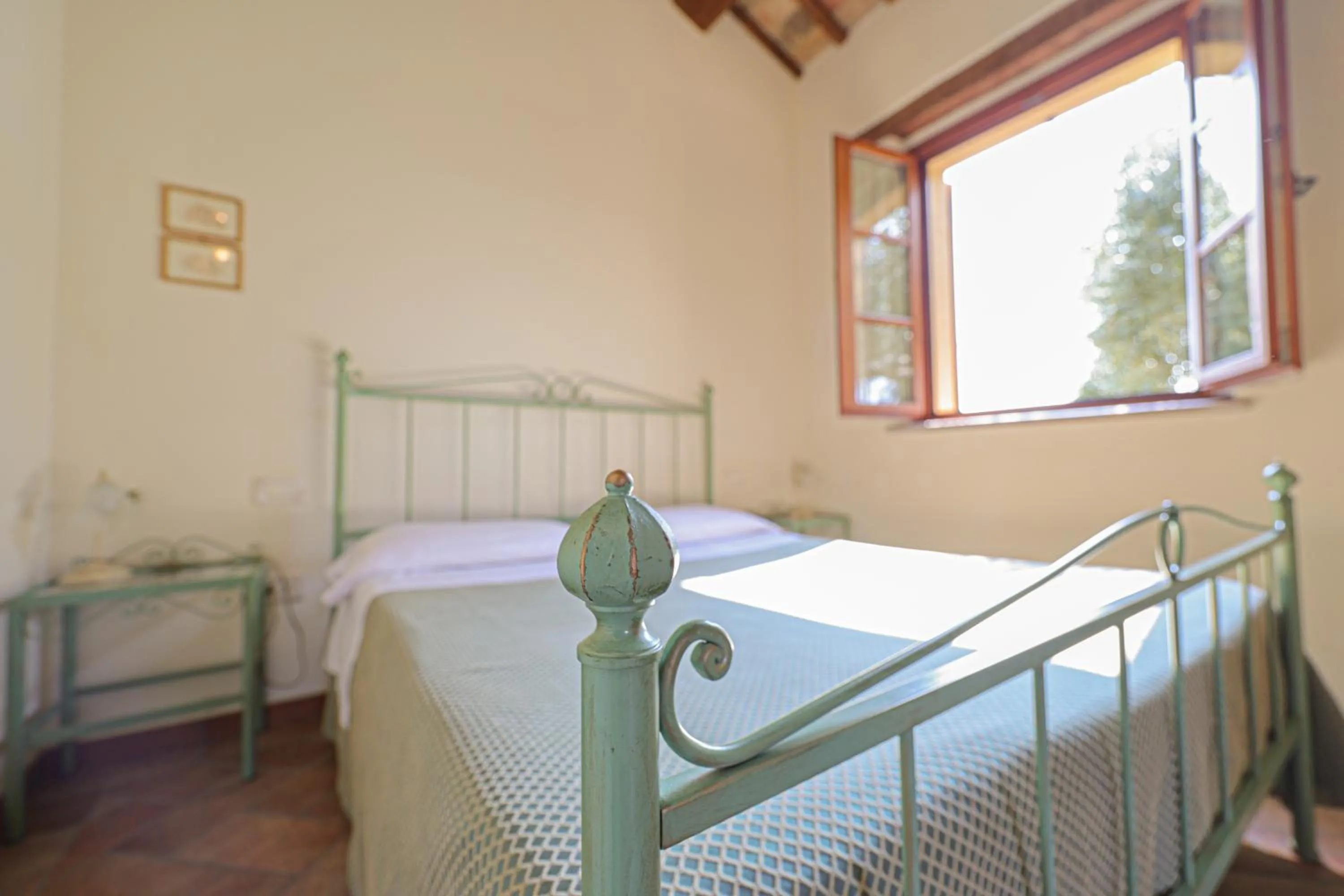 Bed in Valle del Metauro Country House