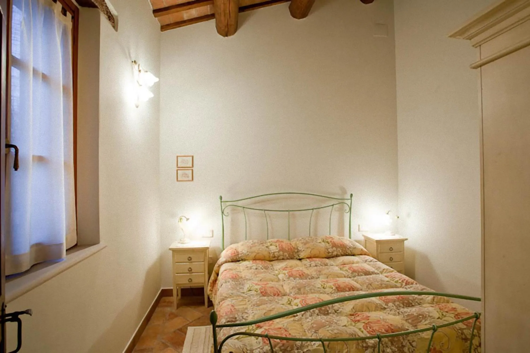 Bed in Valle del Metauro Country House