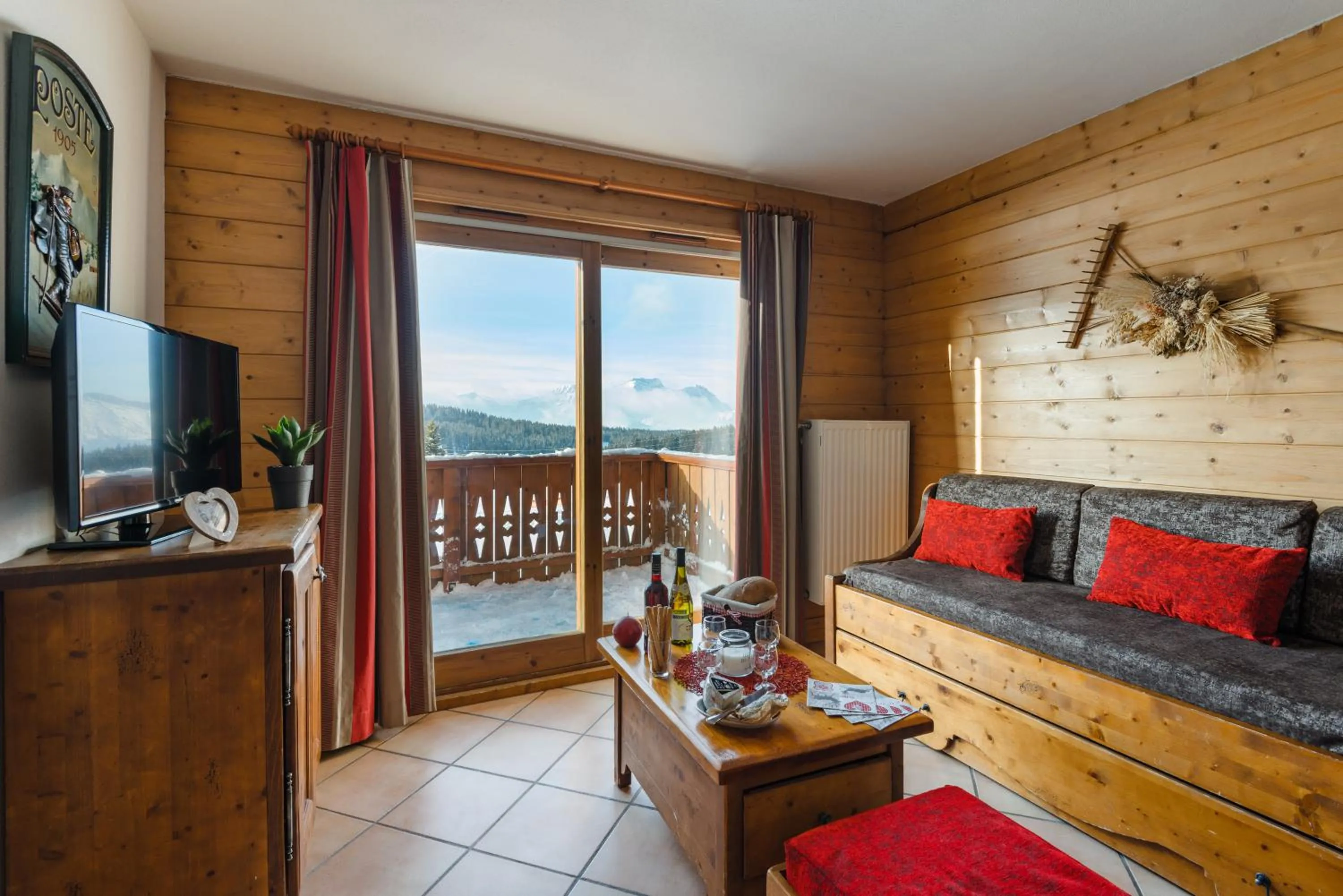 Living room, Bed in Lagrange Vacances Le Village des Lapons