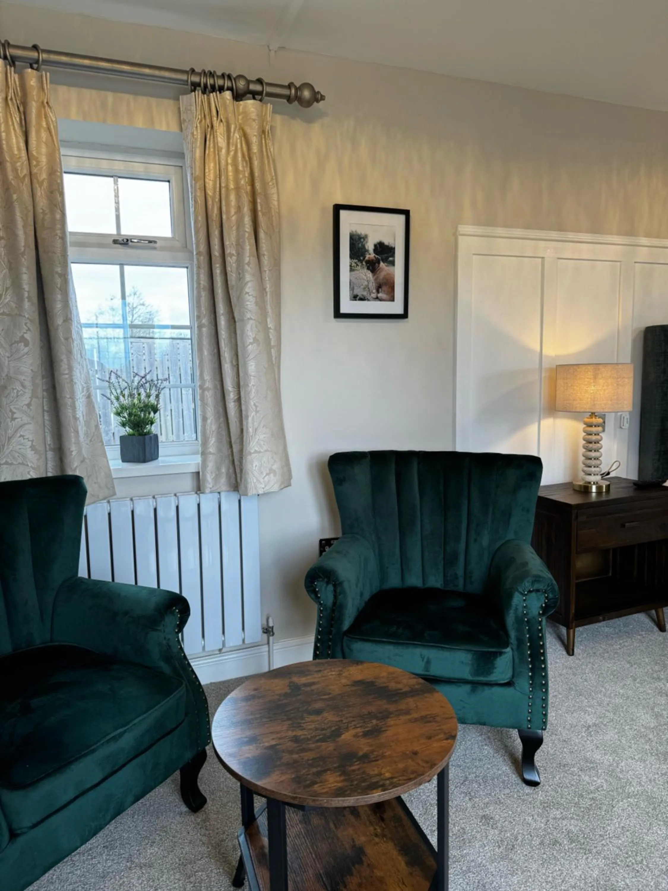 Living room in Chequers Inn