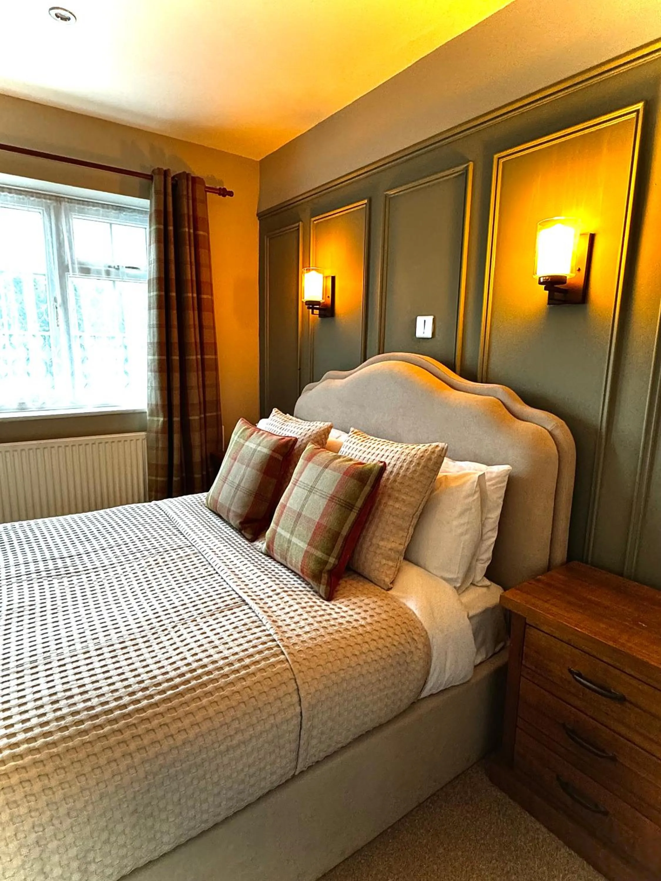 Bed in Chequers Inn
