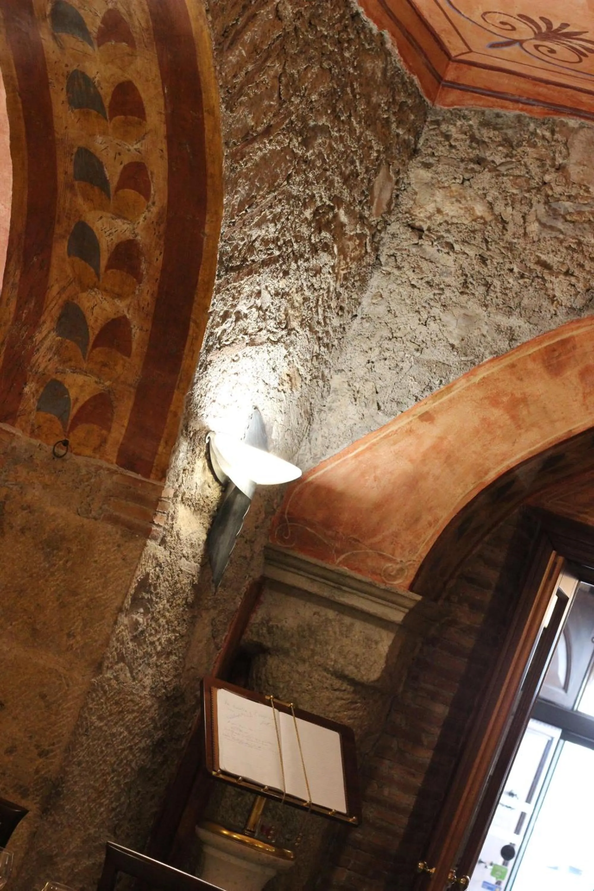 Restaurant/places to eat in Villa Cosilinum