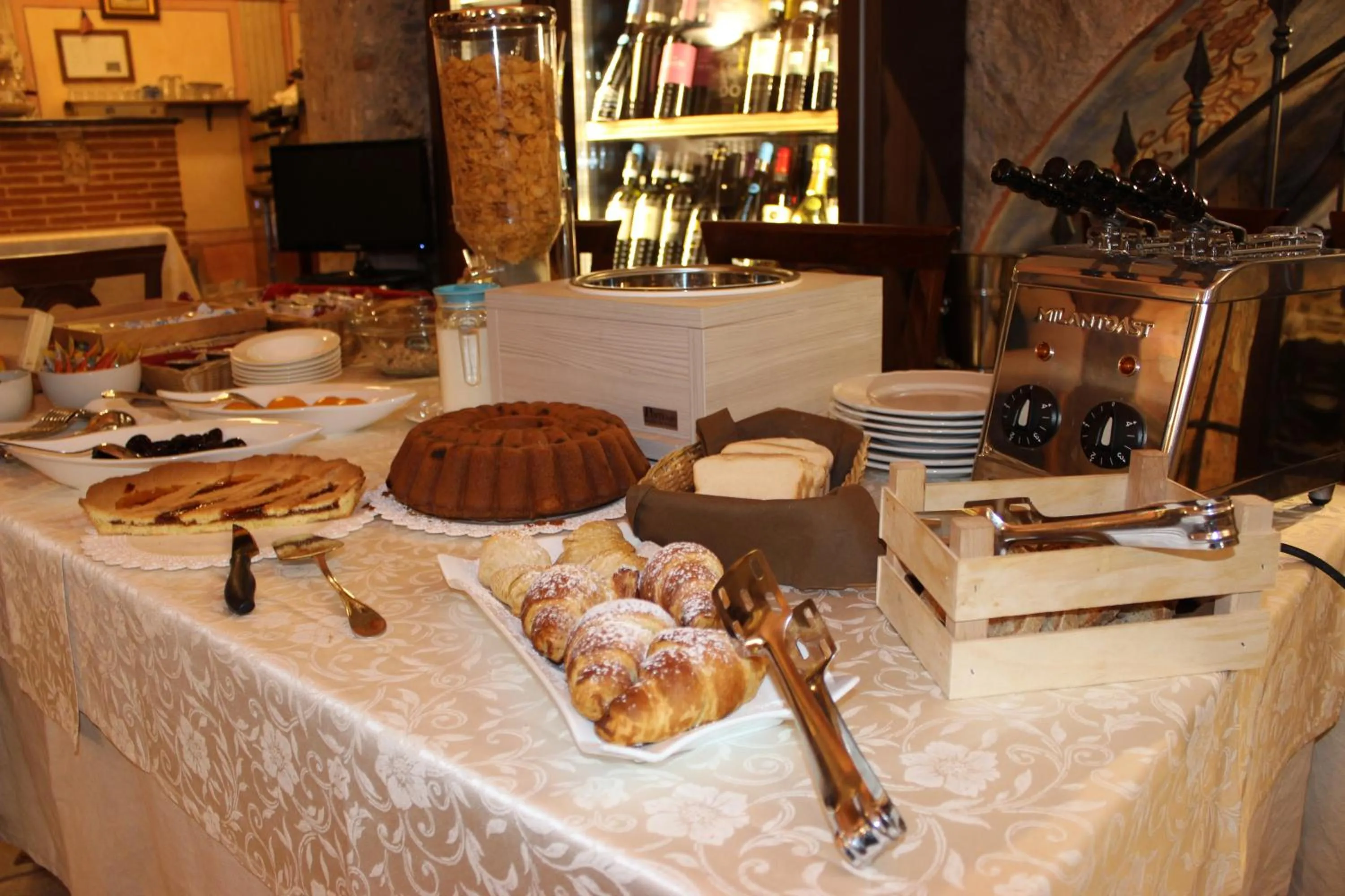 Buffet breakfast in Villa Cosilinum