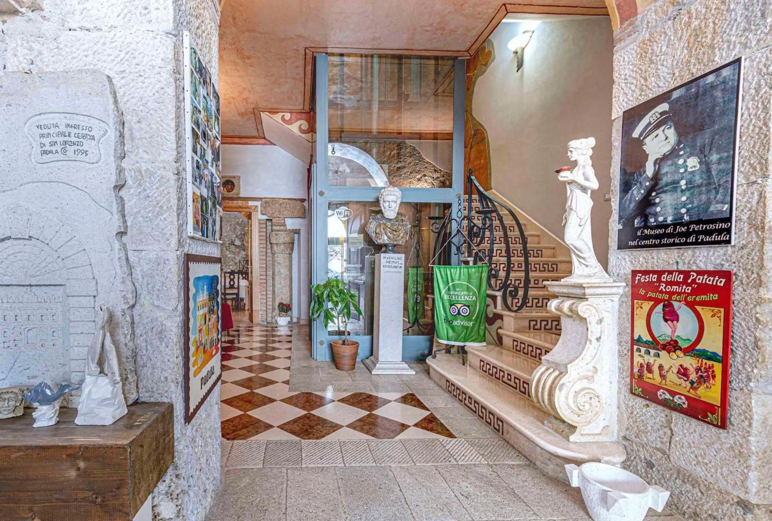 Lobby or reception in Villa Cosilinum