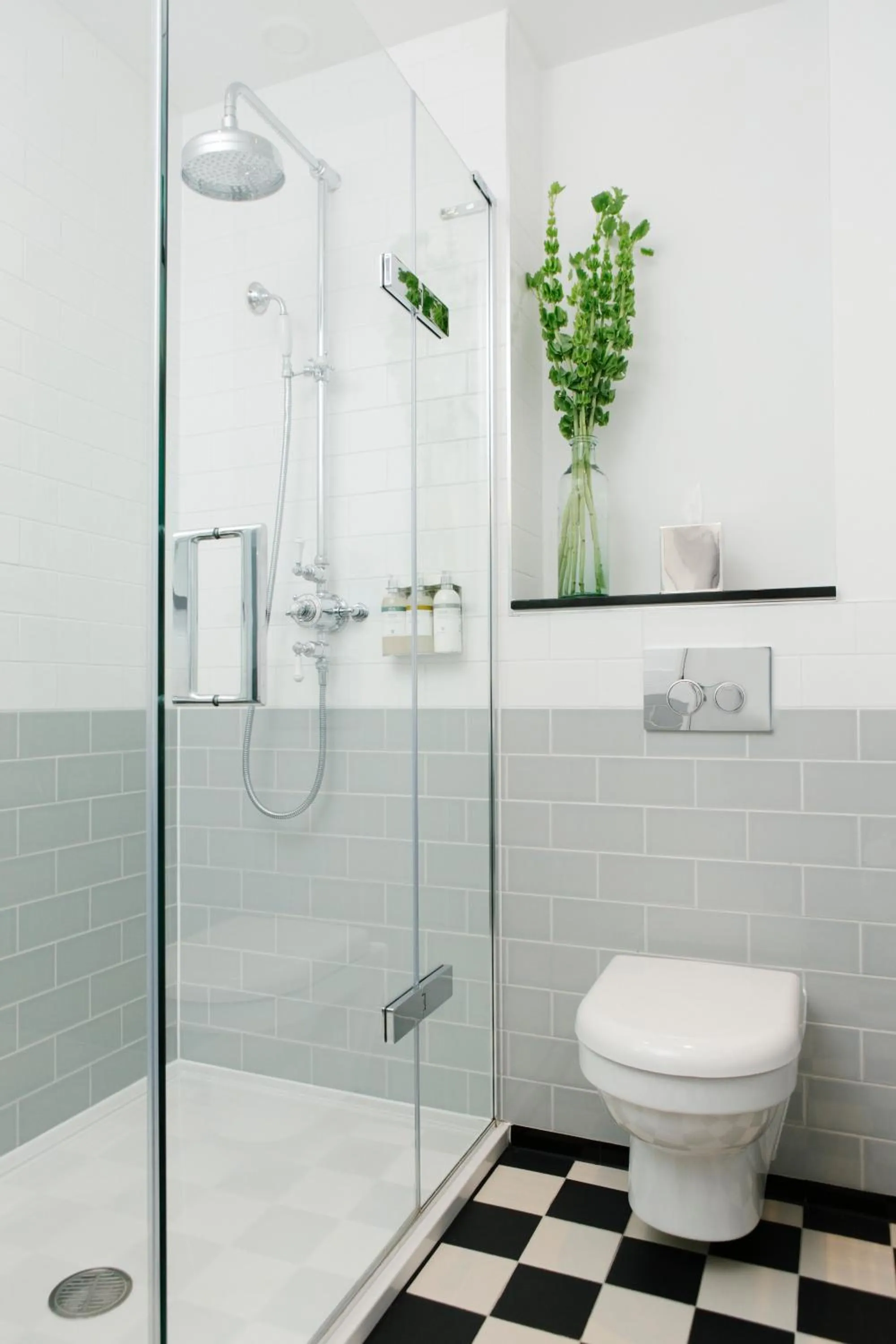 Bathroom in The Laslett