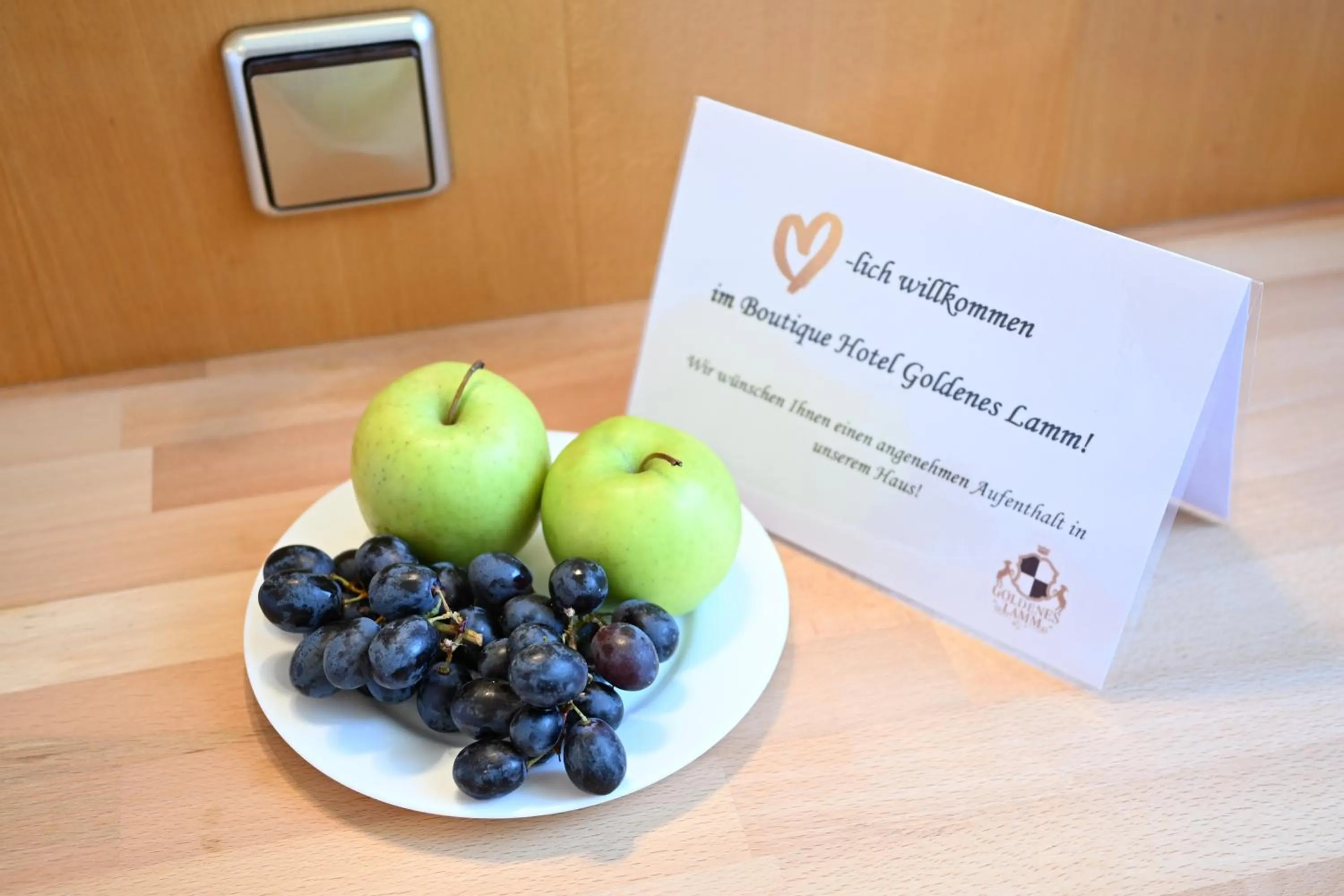 room service in Boutique Hotel Goldenes Lamm Villach