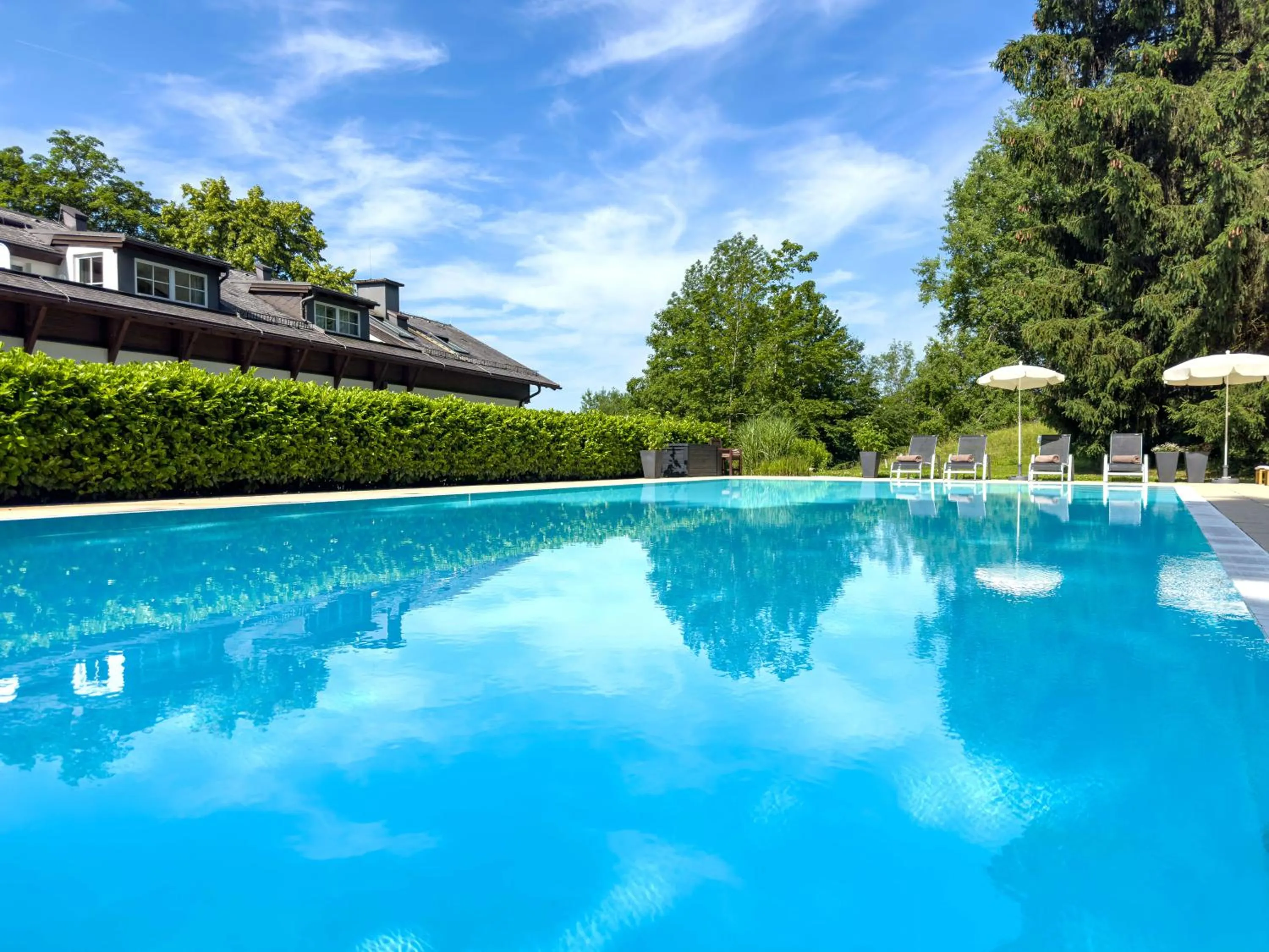 Garden in Romantik Hotel Die Gersberg Alm mit Panoramablick auf Salzburg