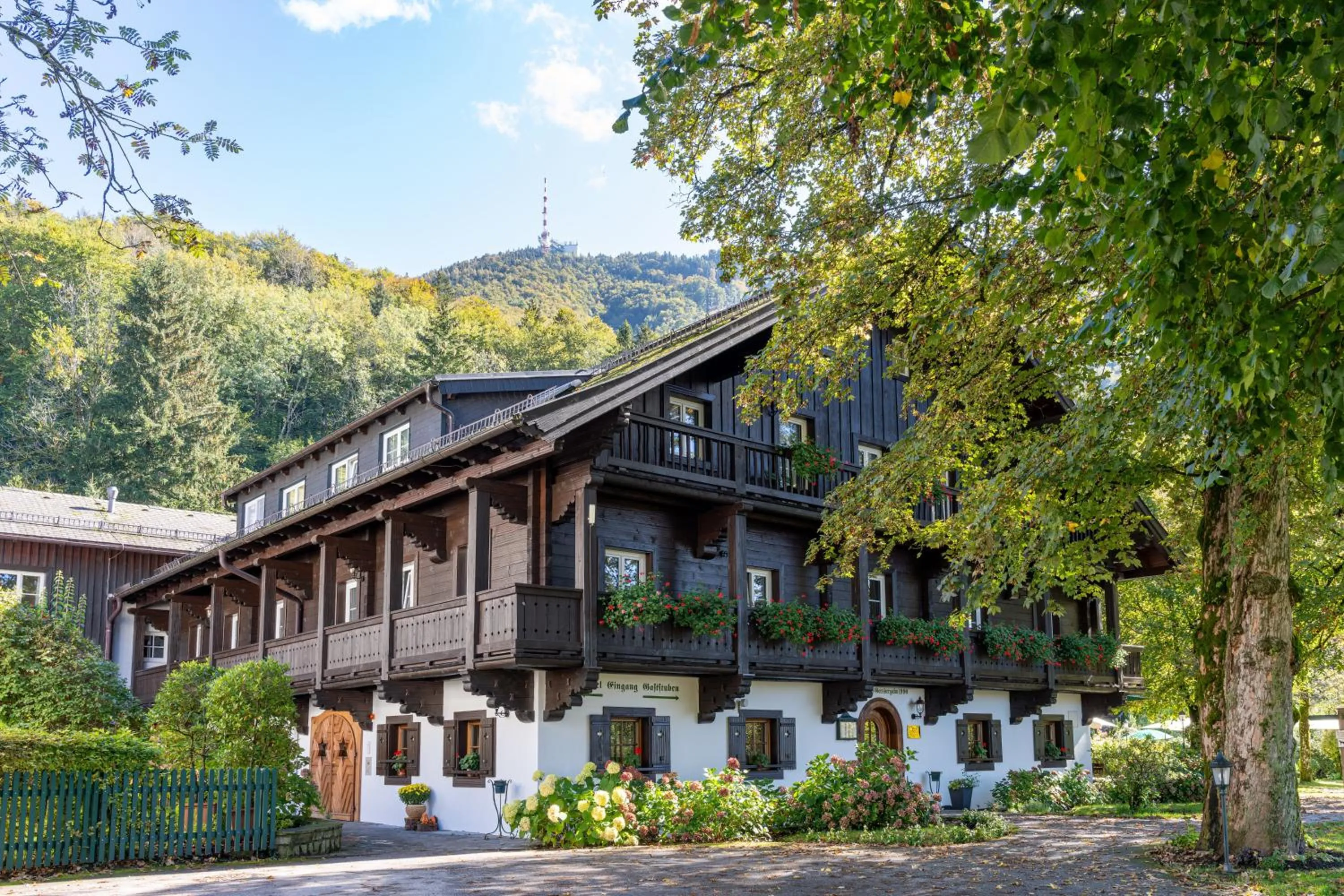 Property building in Romantik Hotel Die Gersberg Alm mit Panoramablick auf Salzburg
