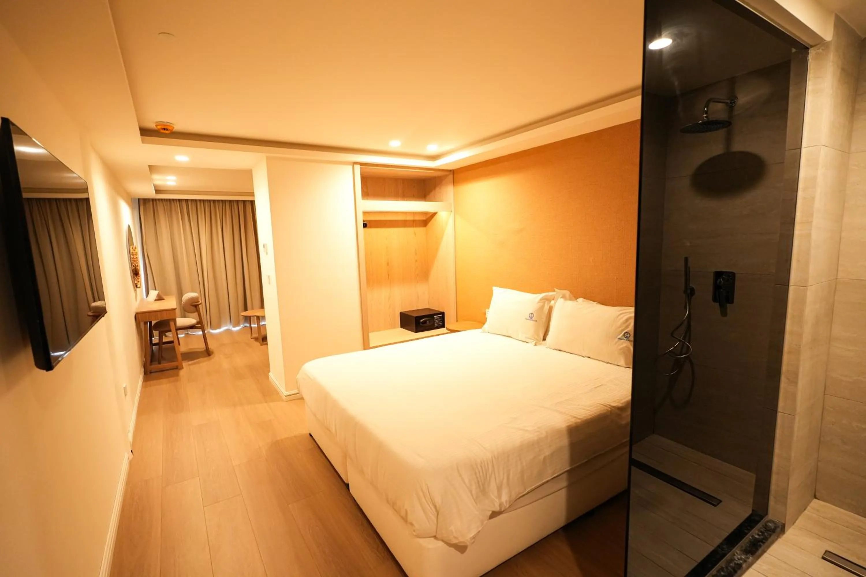 Bedroom, Bed in Blue Harbour Boutique