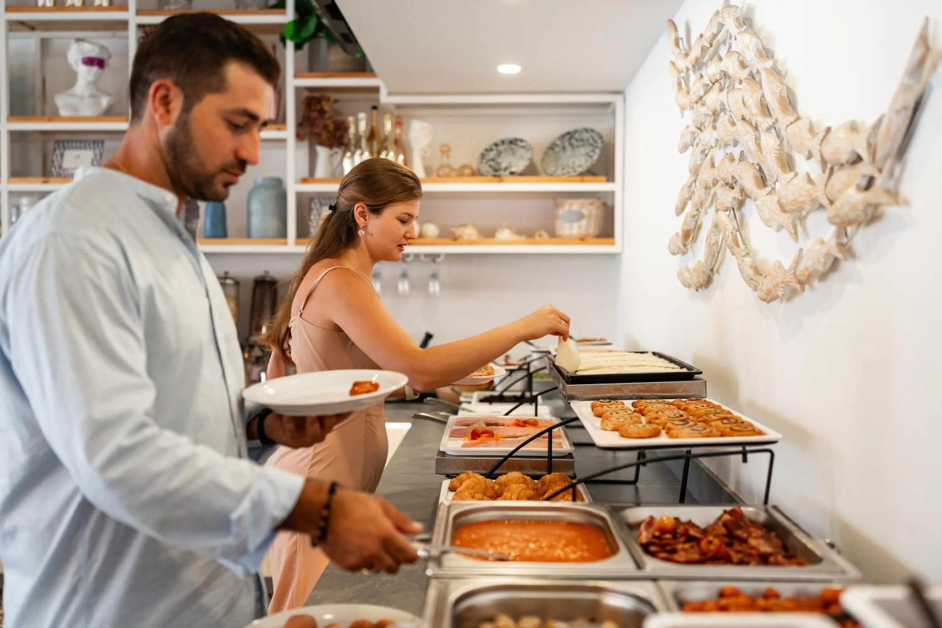 Restaurant/places to eat in Blue Harbour Boutique