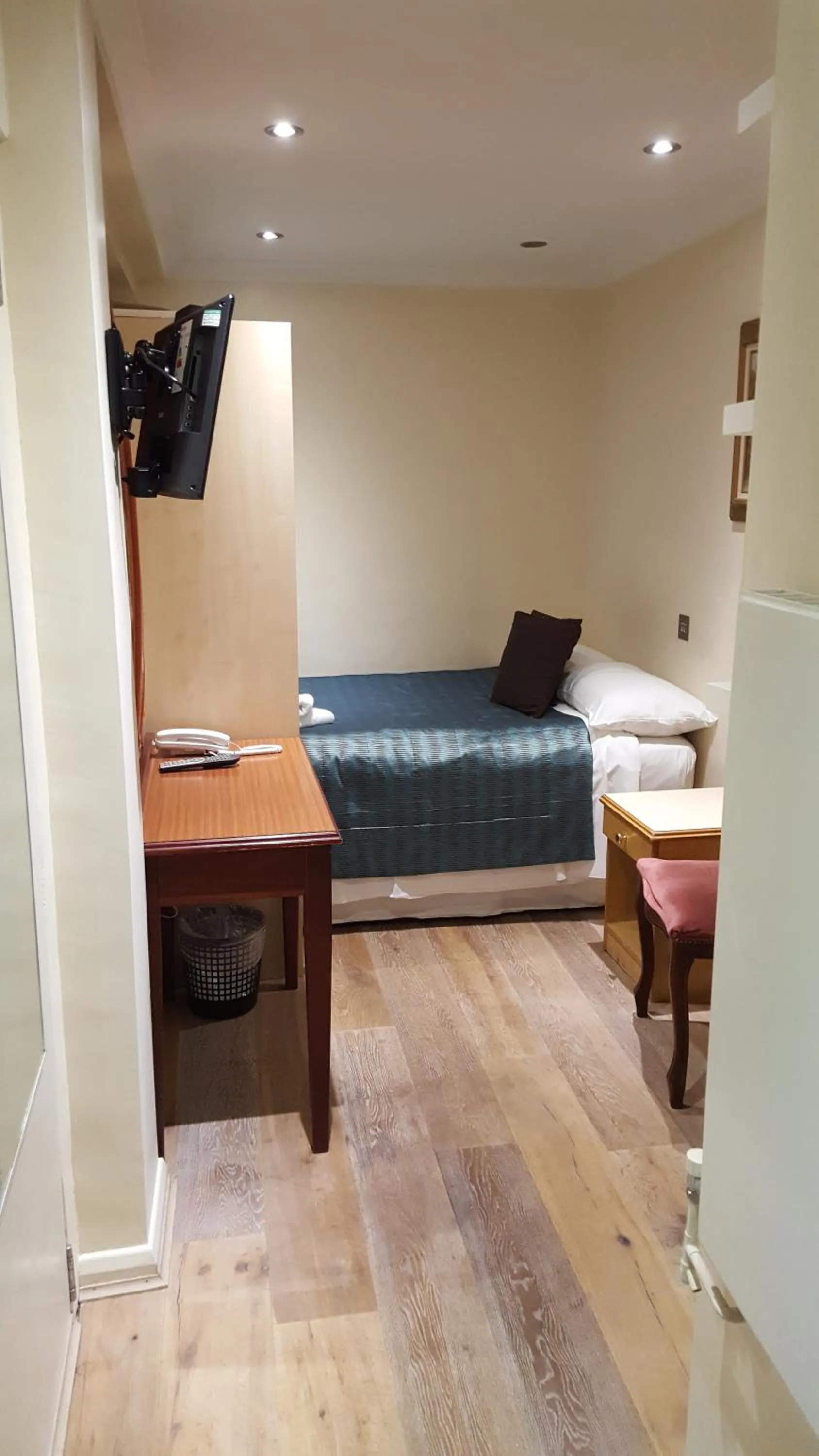 Photo of the whole room in Rhodes Hotel