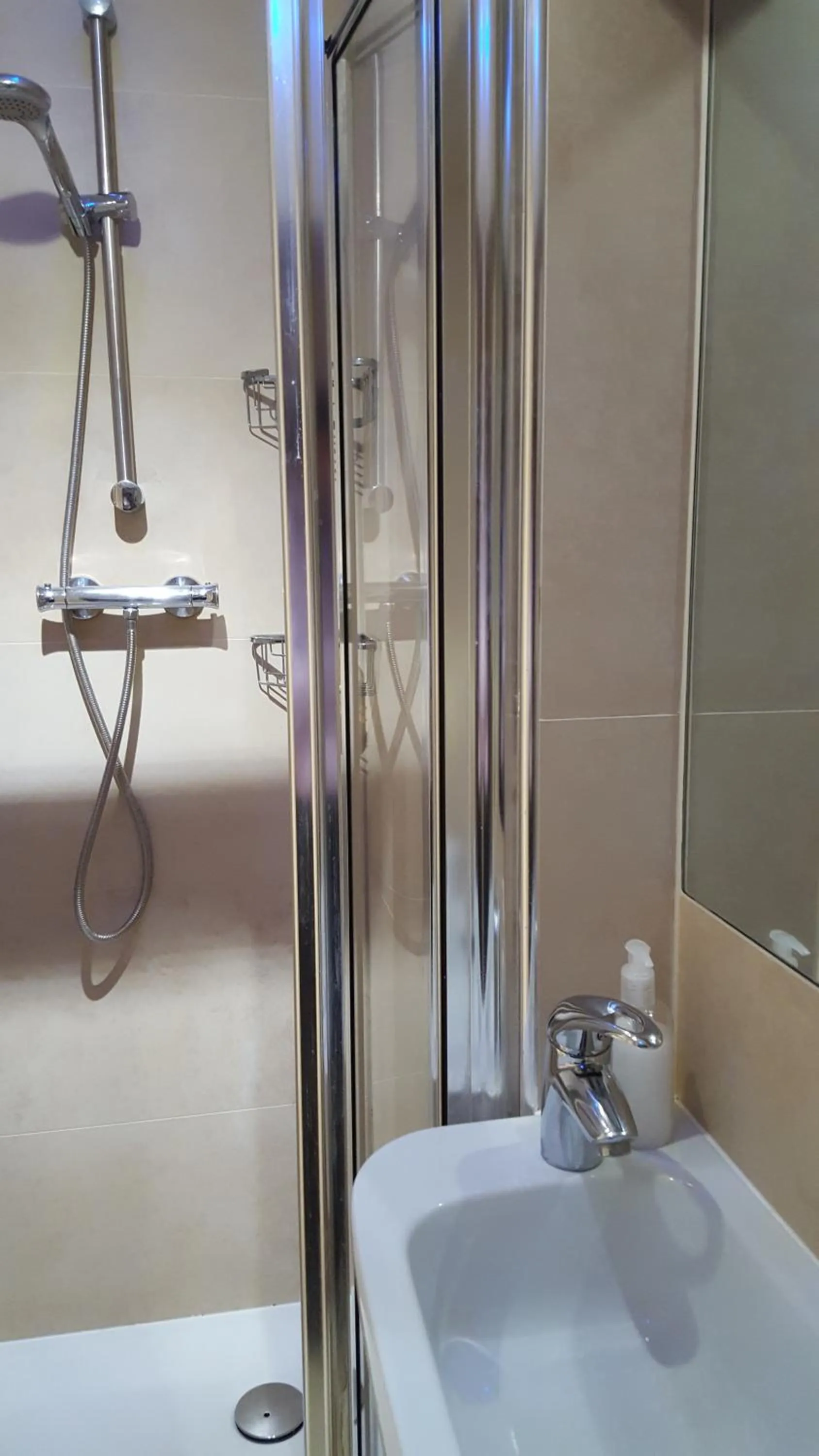 Bathroom in Rhodes Hotel