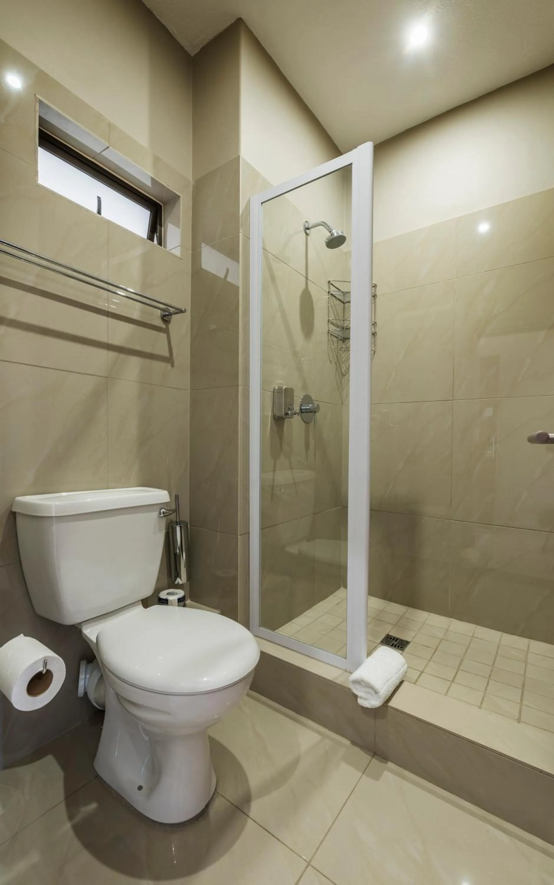 Shower in Springbok Inn