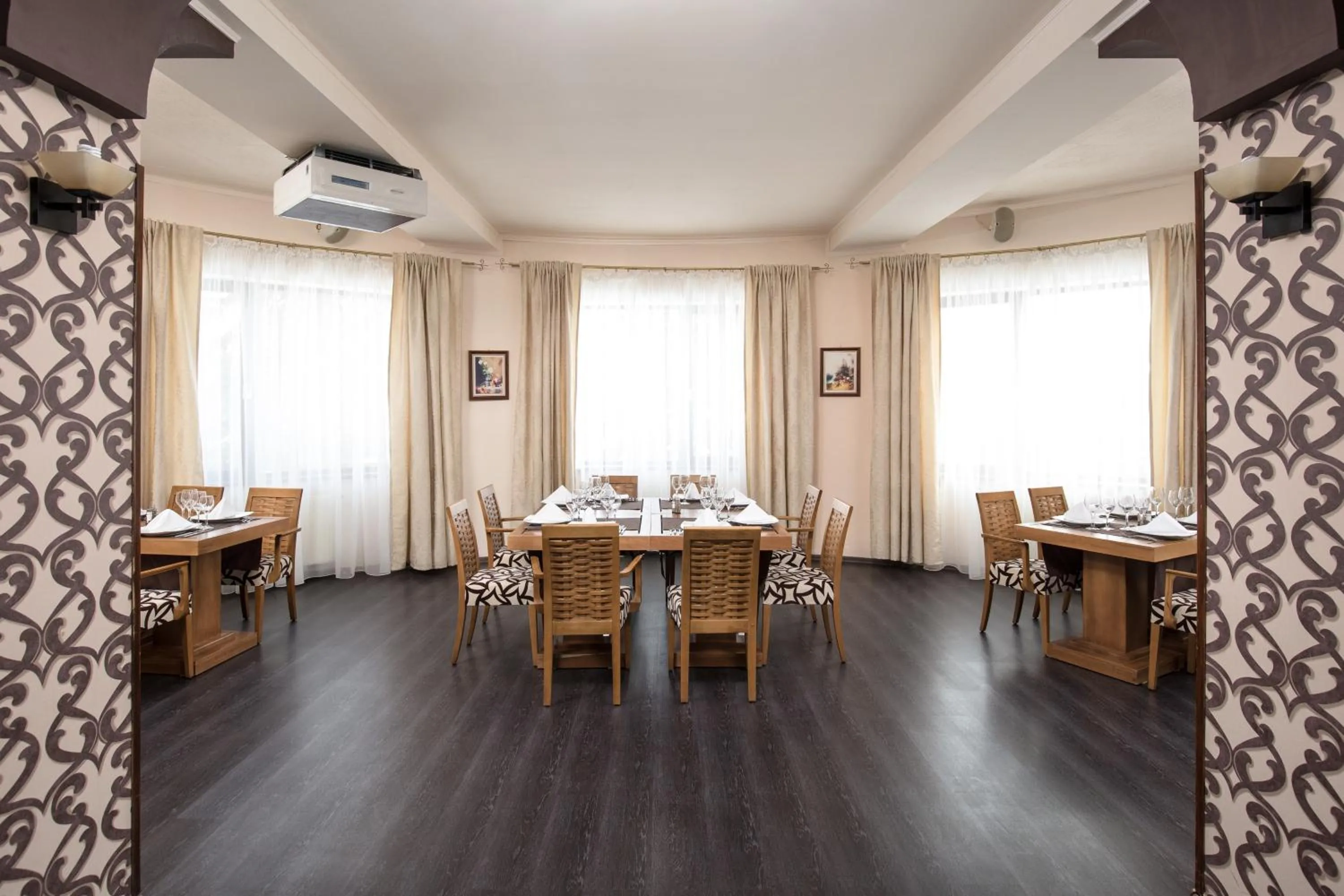 Restaurant/places to eat in Hotel Rozmarin