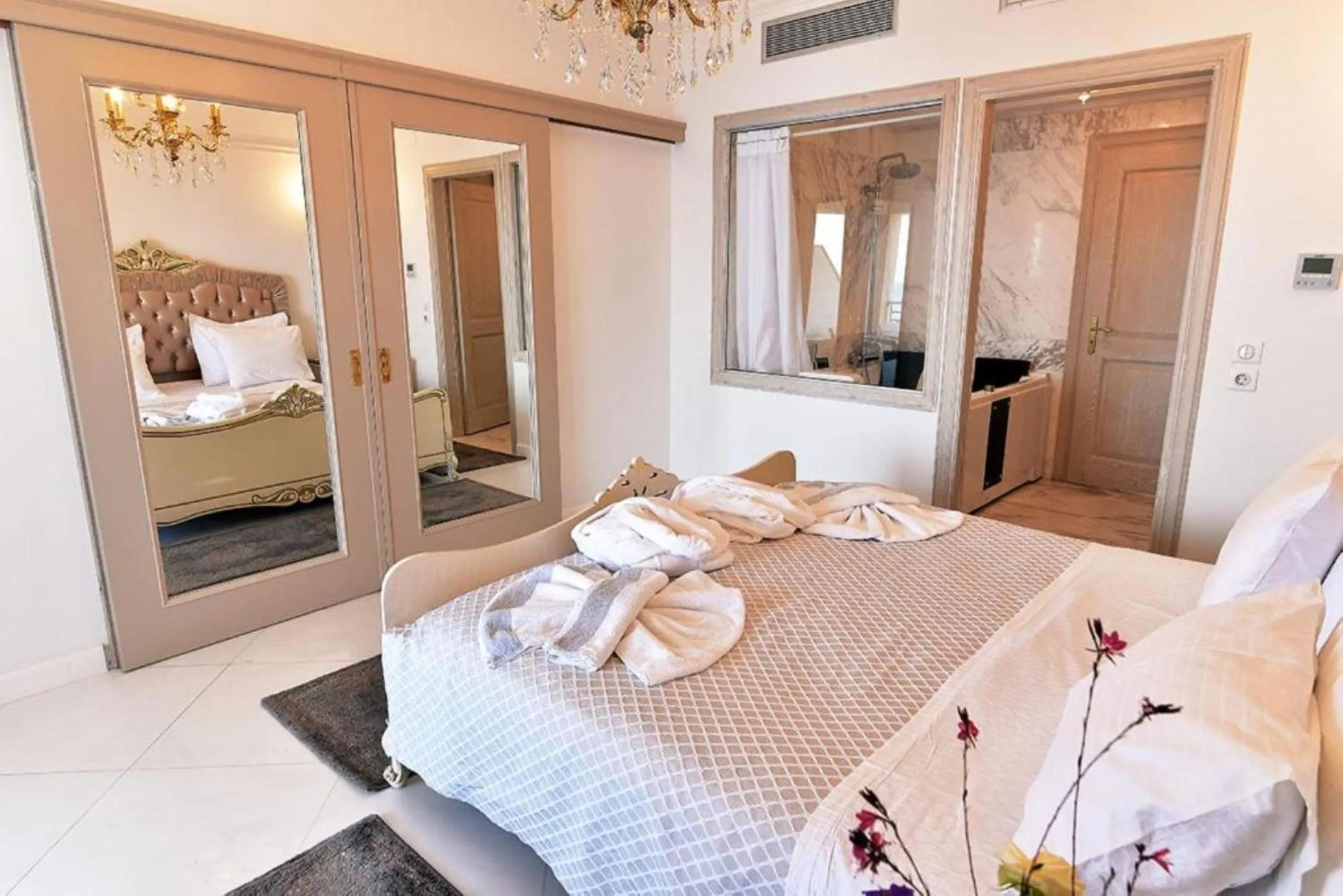 Bed in Viva Mare Hotel & Spa