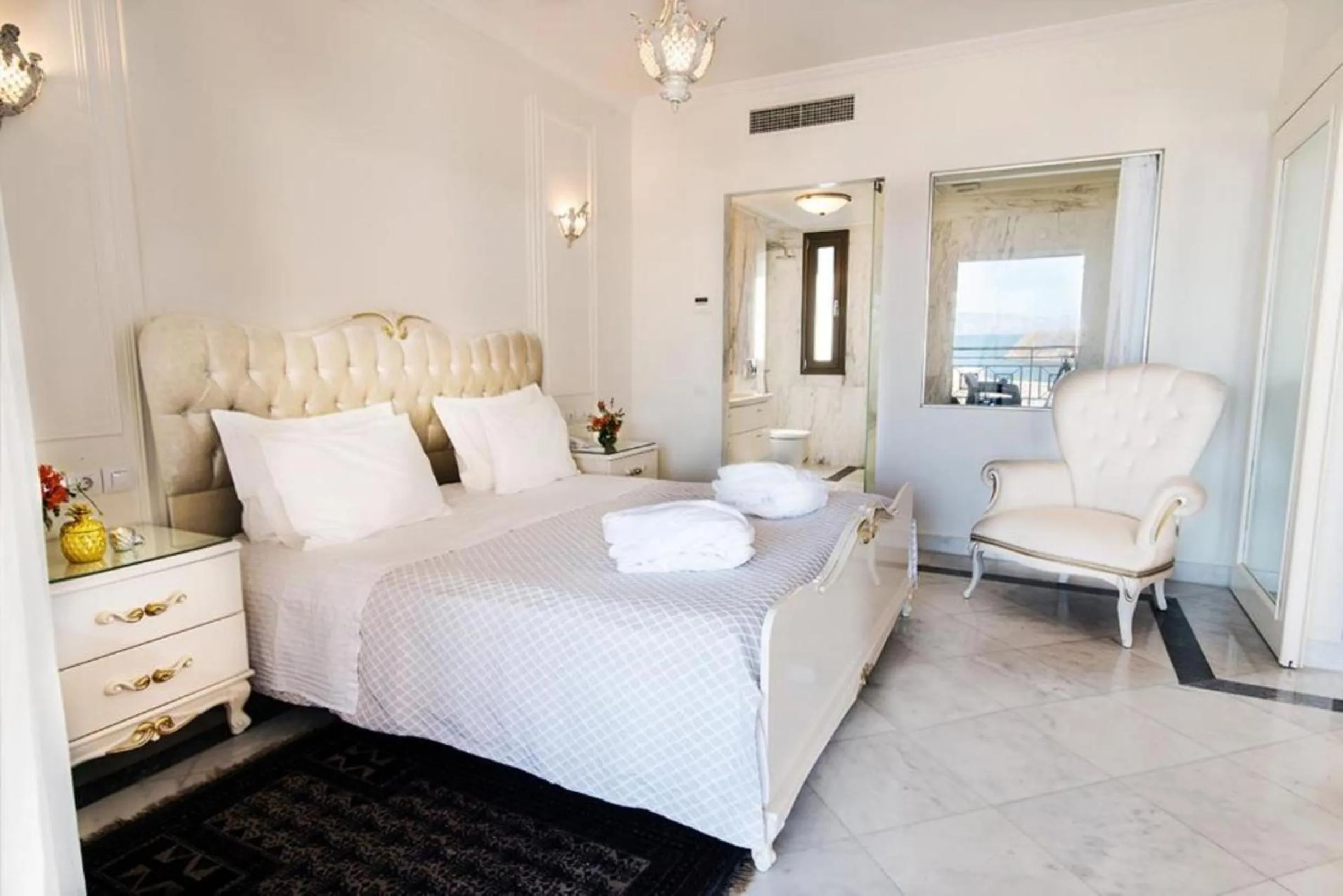 Bed in Viva Mare Hotel & Spa