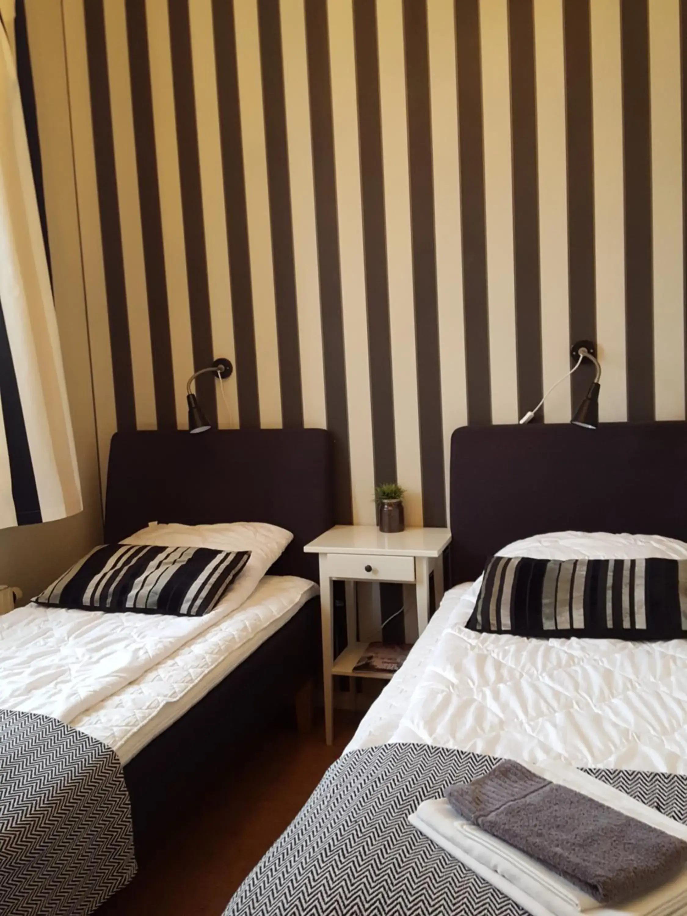 Double or Twin Room with Private Bathroom - single occupancy in Centralstationens Vandrarhem Double or Twin Room with Private Bathroom - single occupancy in Centralstationens Vandrarhem
