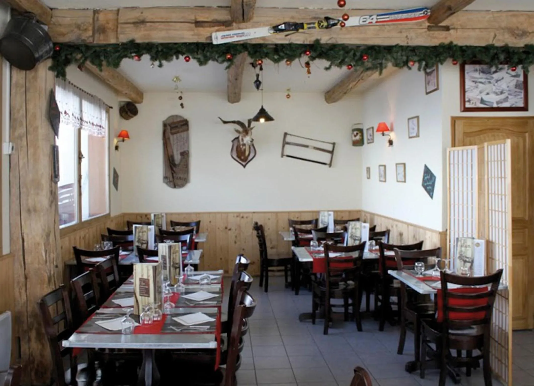 Restaurant/places to eat in Lagrange Vacances Les Hauts de Comborcière