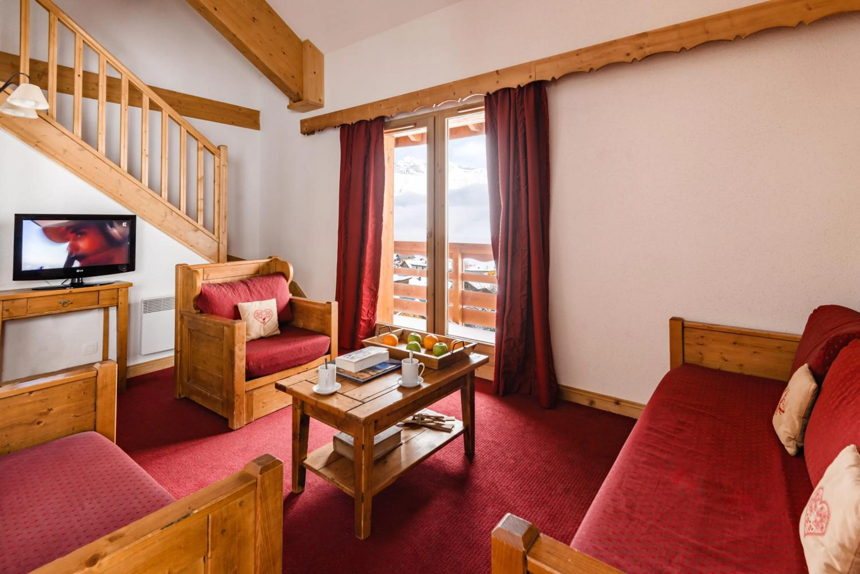 Living room, Bed in Lagrange Vacances Les Hauts de Comborcière