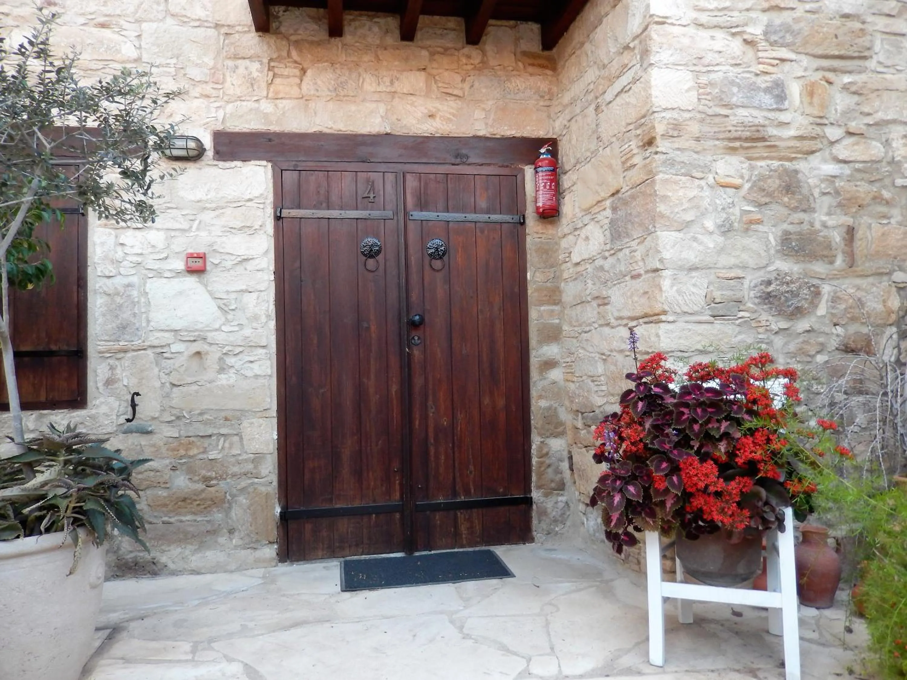 Facade/entrance in Niki's House