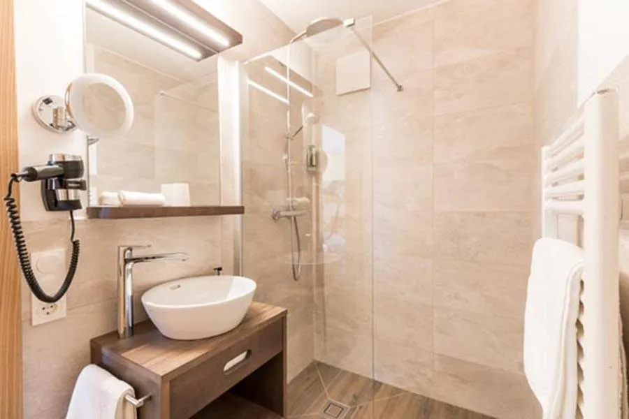 Bathroom in Hotel Alpenland