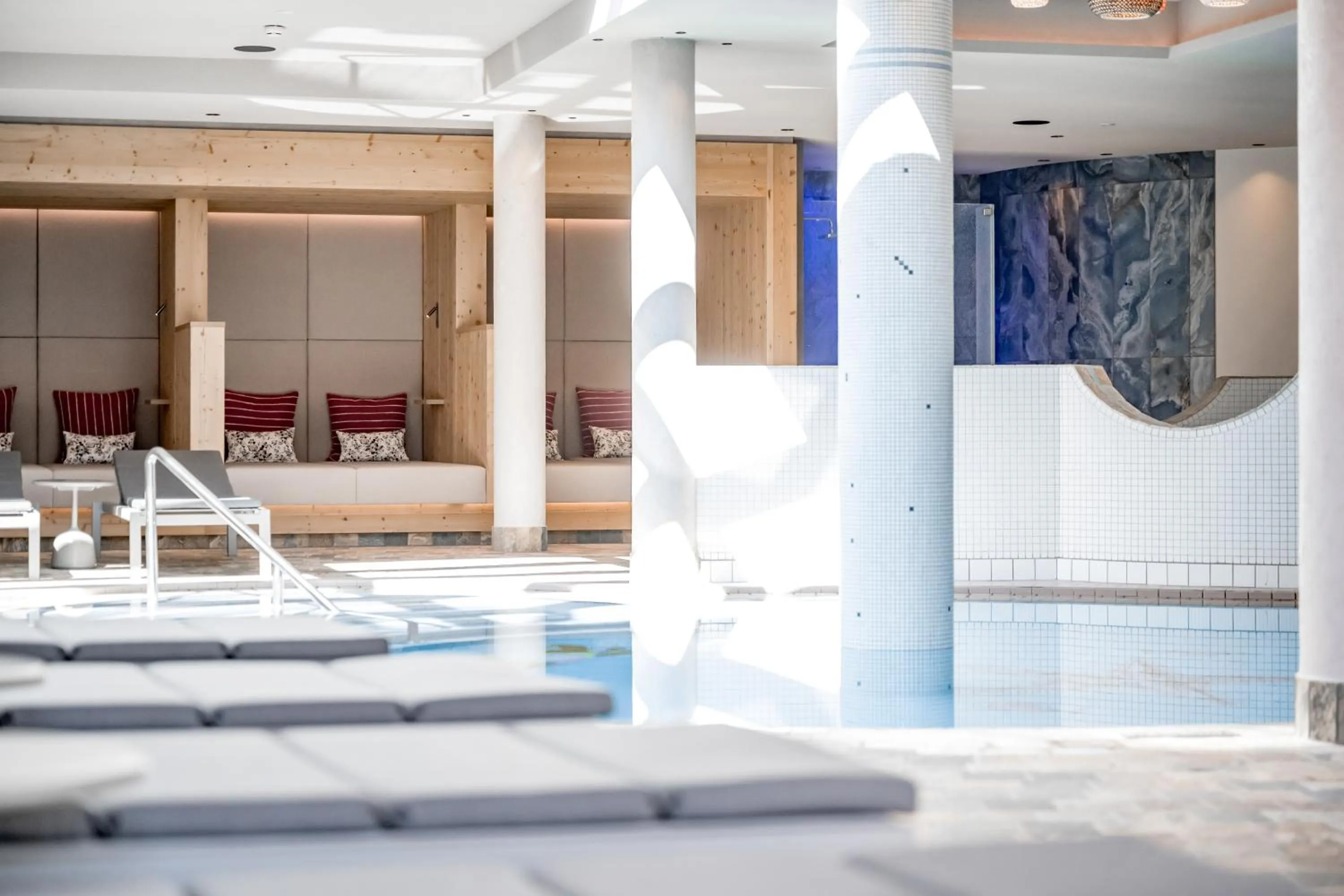 Swimming pool in Alpenromantik-Hotel Wirlerhof