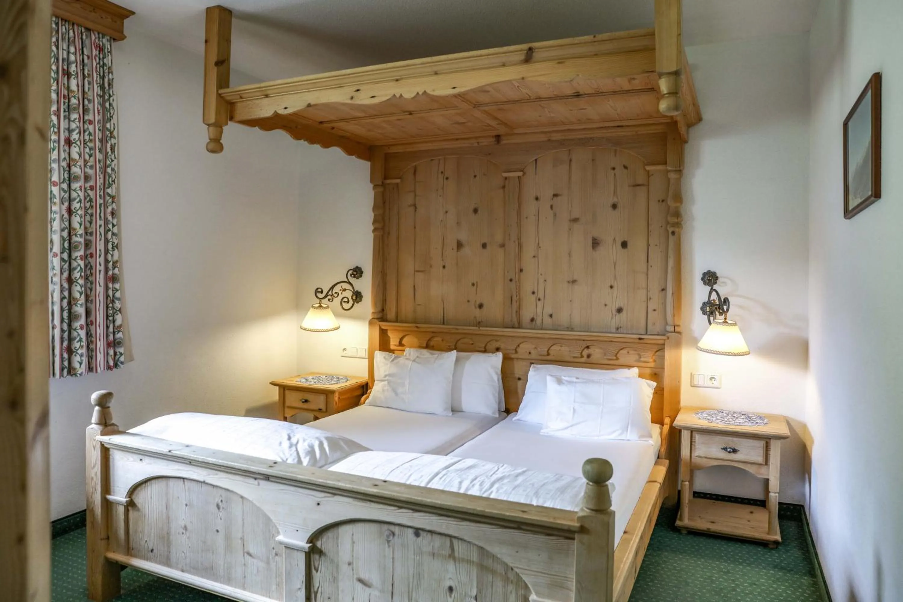 Bedroom, Bed in Alpenromantik-Hotel Wirlerhof