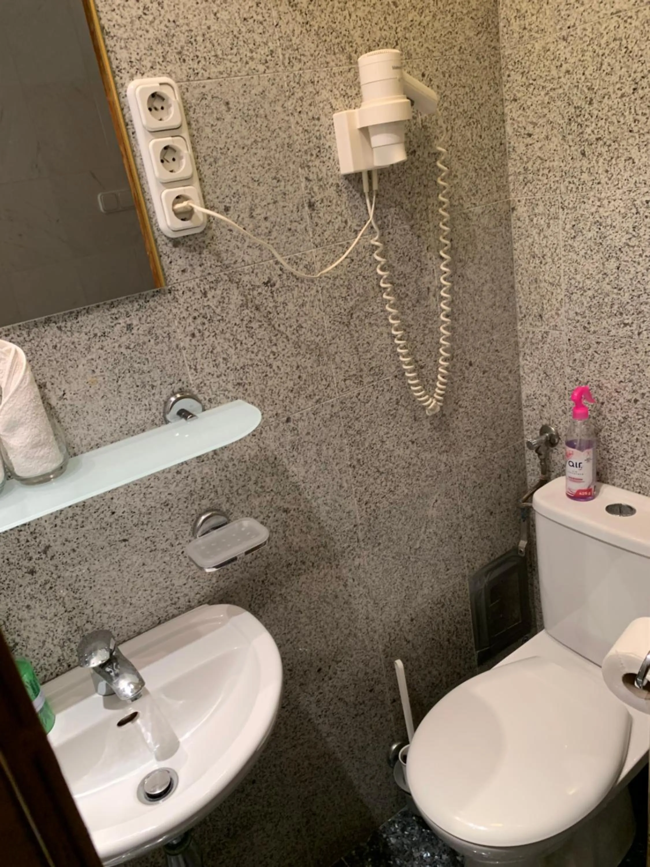 Bathroom in Kalmár Panzió