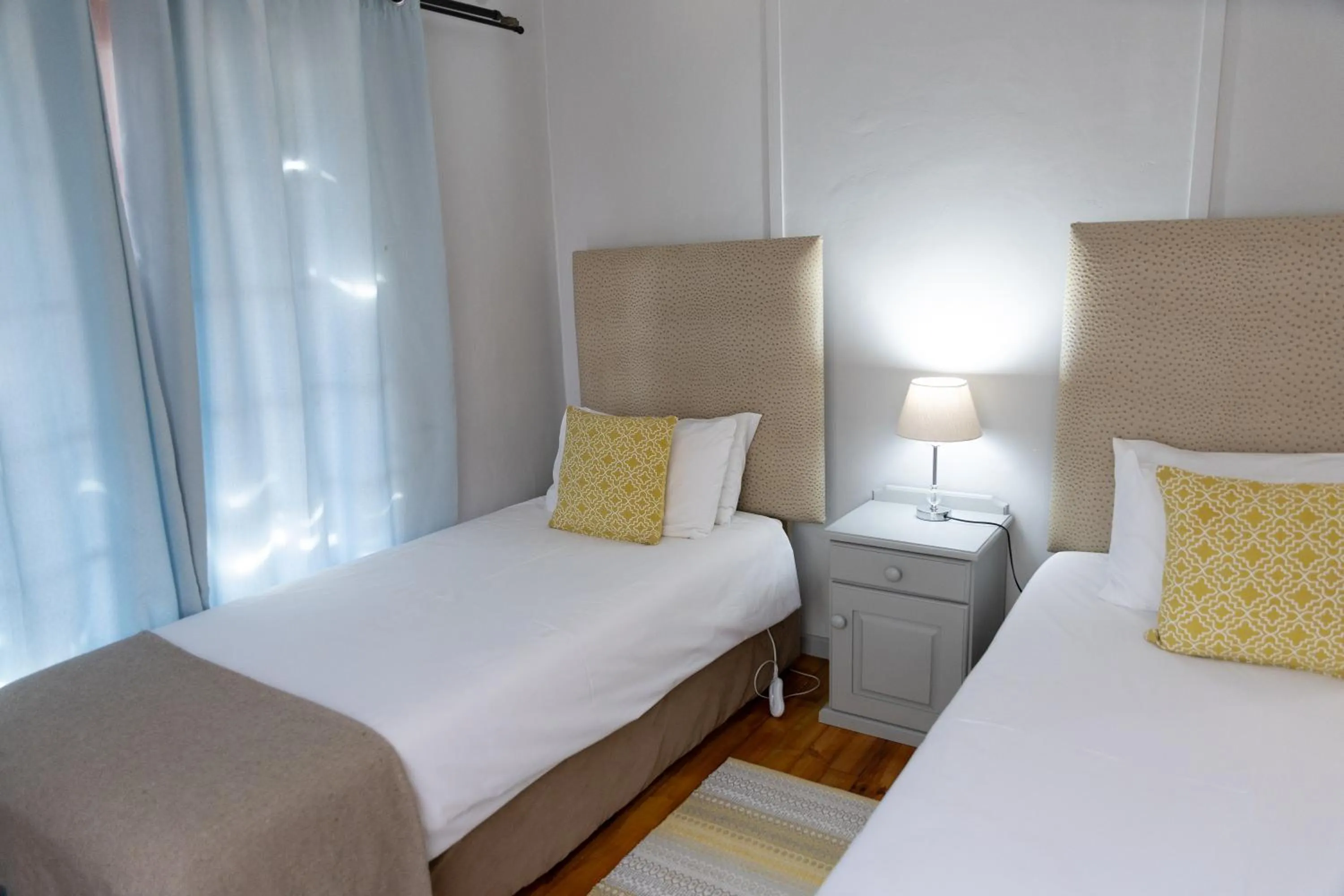 Bed in Chandelier Game Lodge