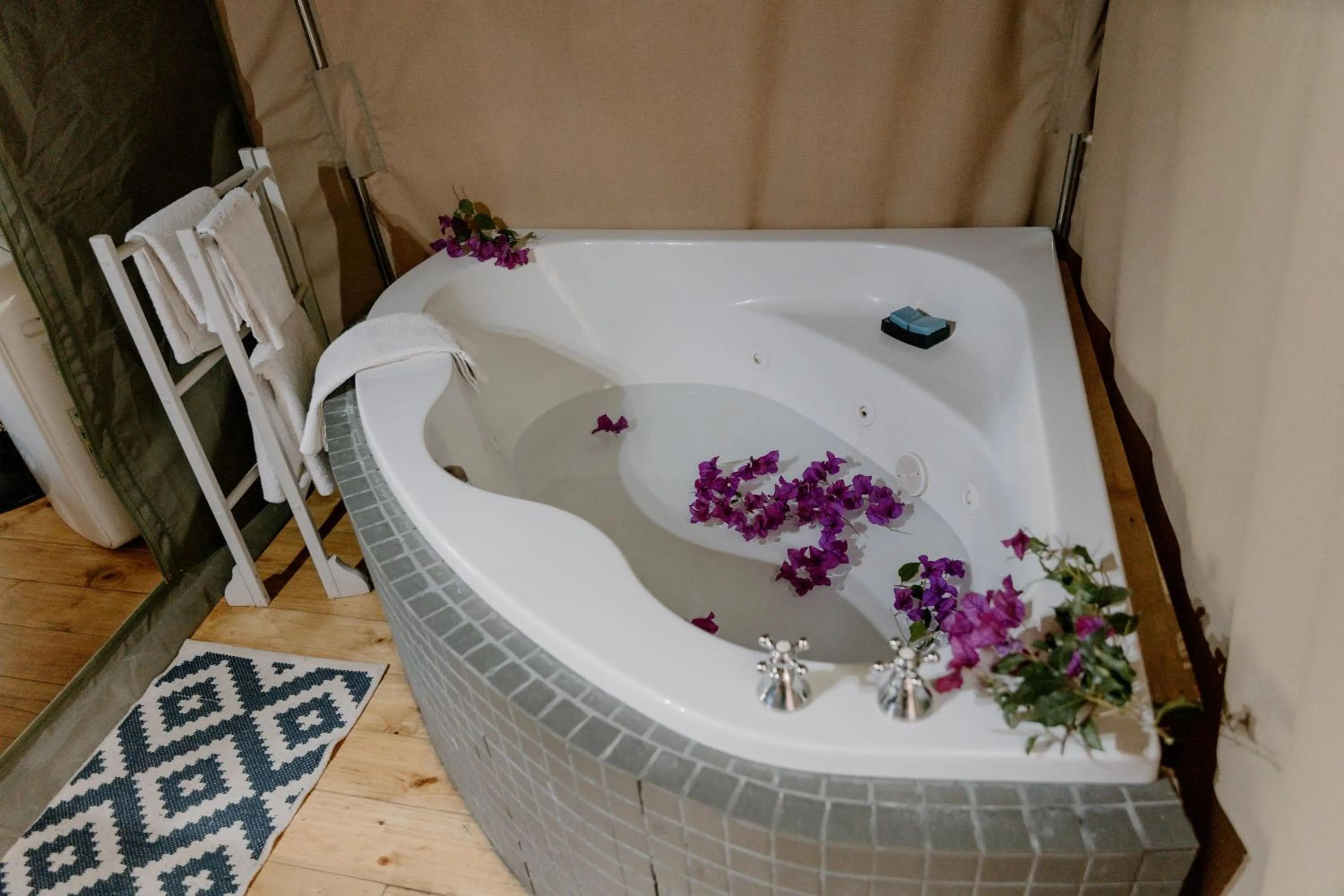 Chandelier Game Lodge