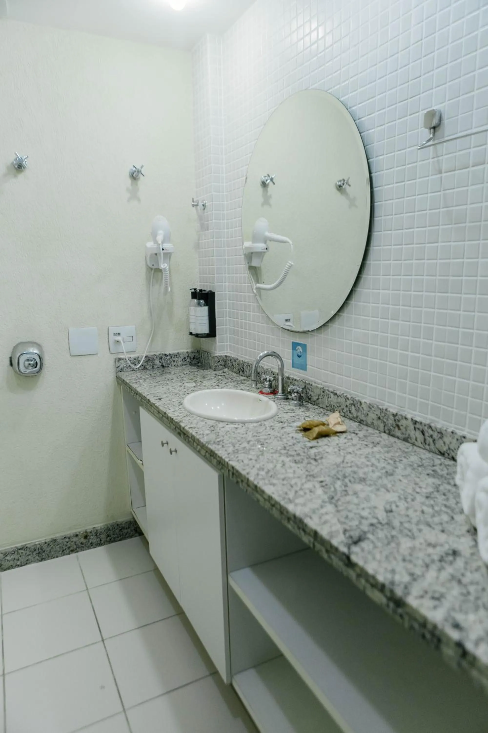 Bathroom in Hotel Orizzonte Niteroi by Atlantica