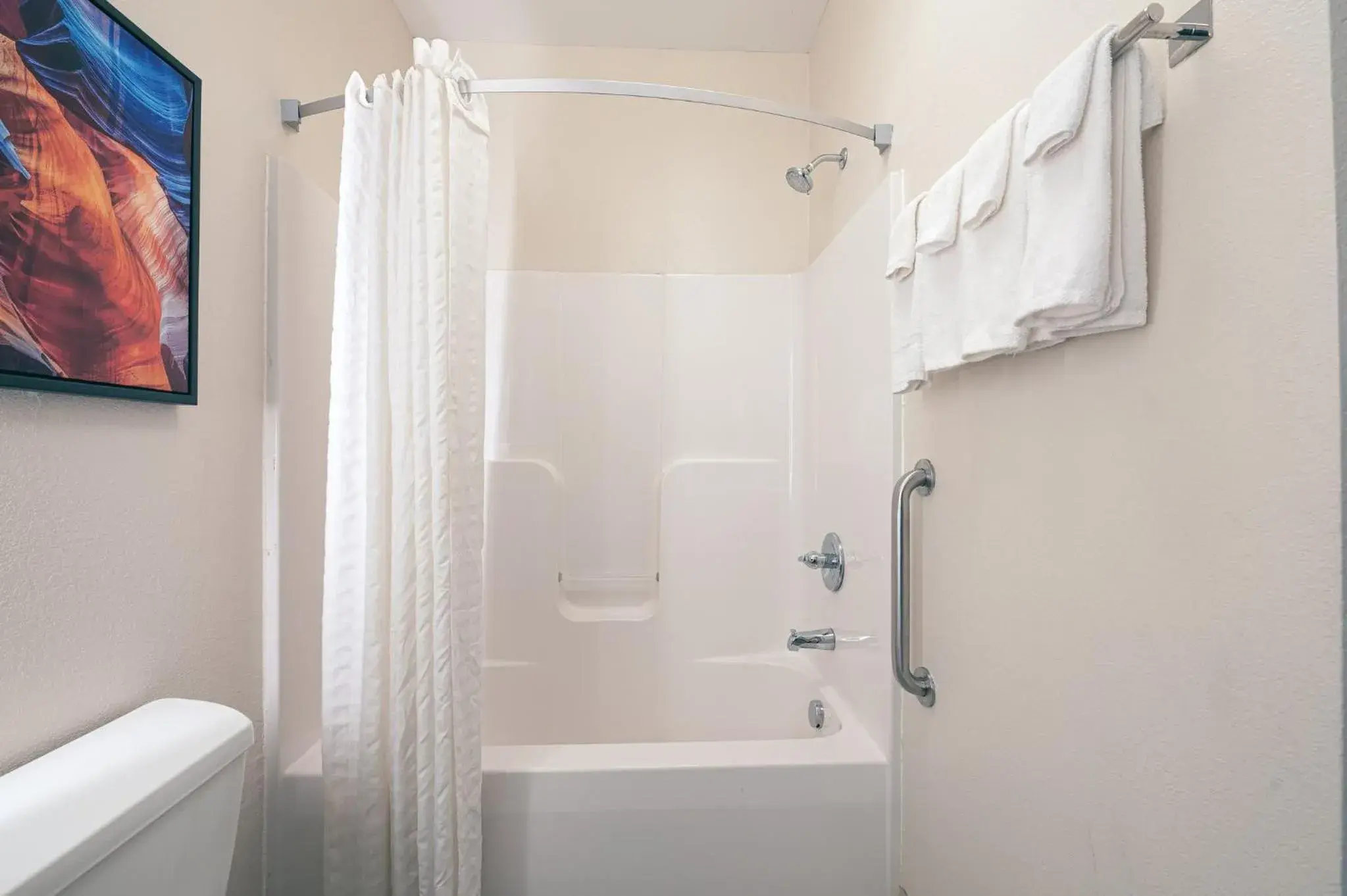 One-Bedroom Queen Room with Mobility Accessible Tub - Non-Smoking in Candlewood Suites Merrillville by IHG One-Bedroom Queen Room with Mobility Accessible Tub - Non-Smoking in Candlewood Suites Merrillville by IHG