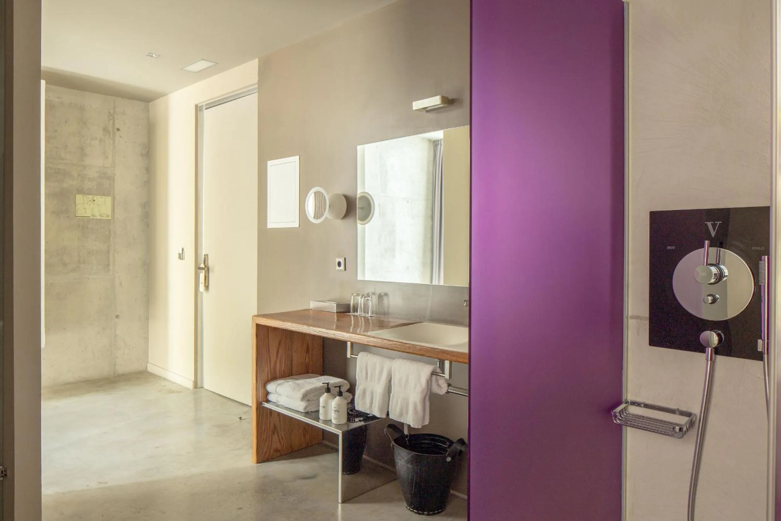 Bathroom in Hotel Viura