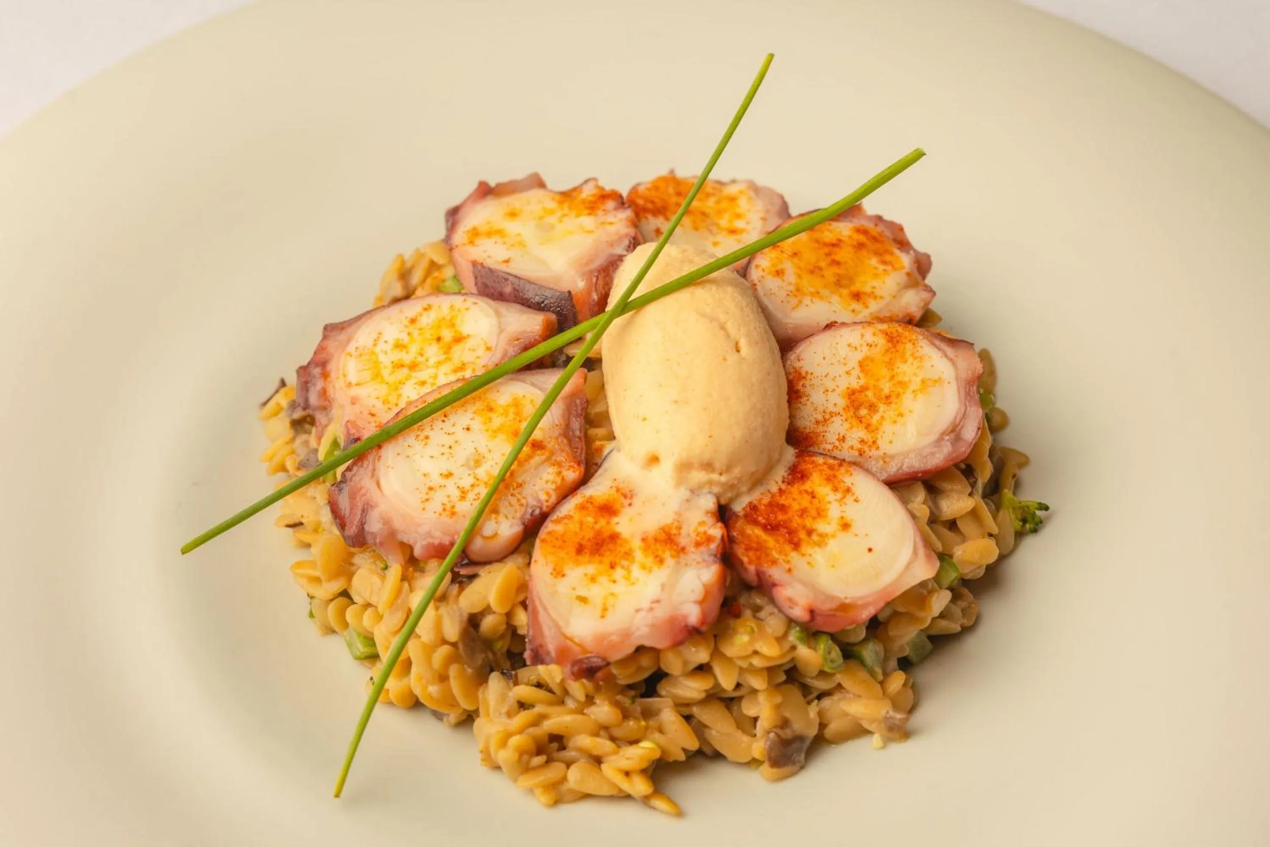 Restaurant/places to eat in Hotel Viura