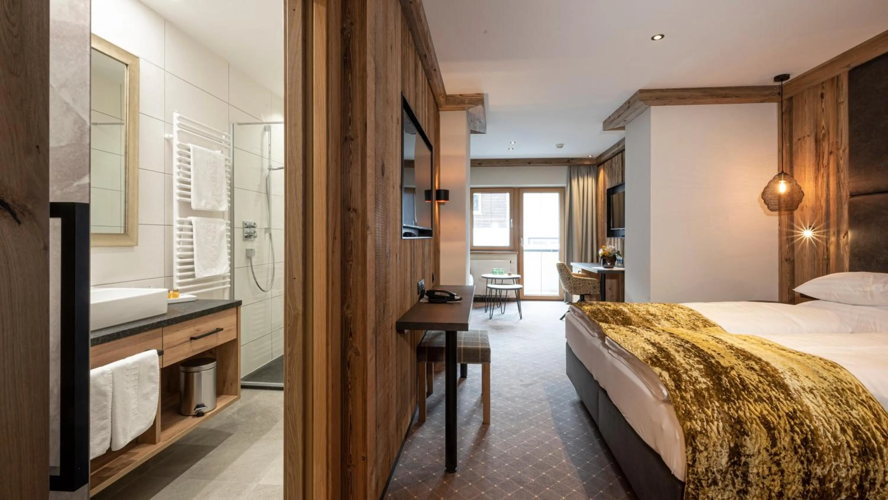 Bedroom, Bed in Alpenresort Fluchthorn