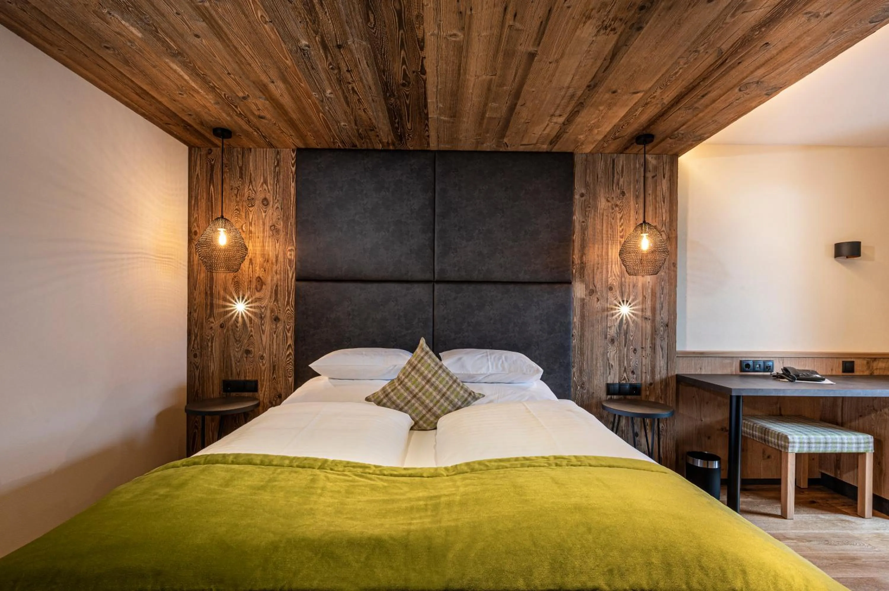 Photo of the whole room, Bed in Alpenresort Fluchthorn