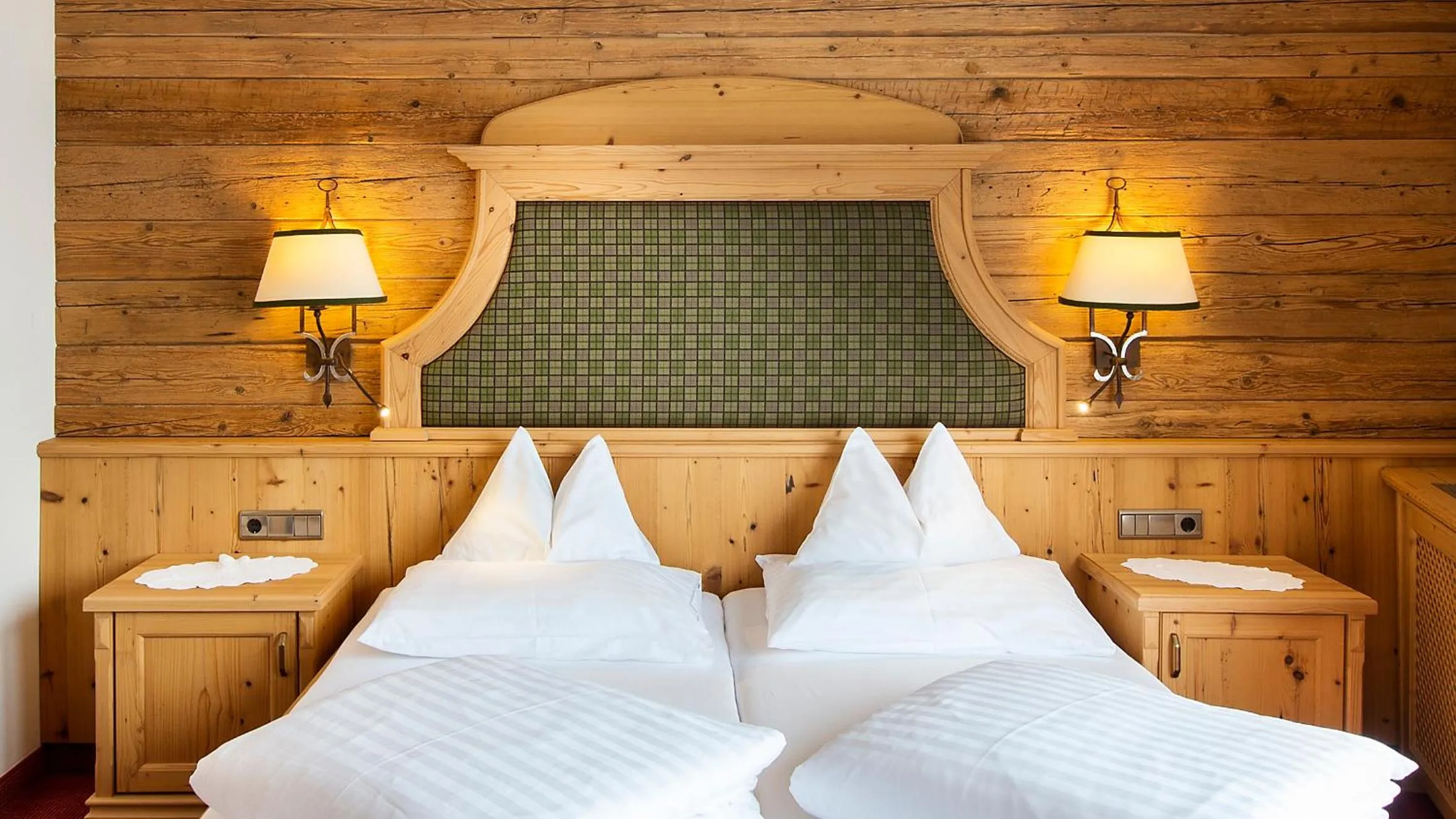 Bedroom, Bed in Alpenresort Fluchthorn