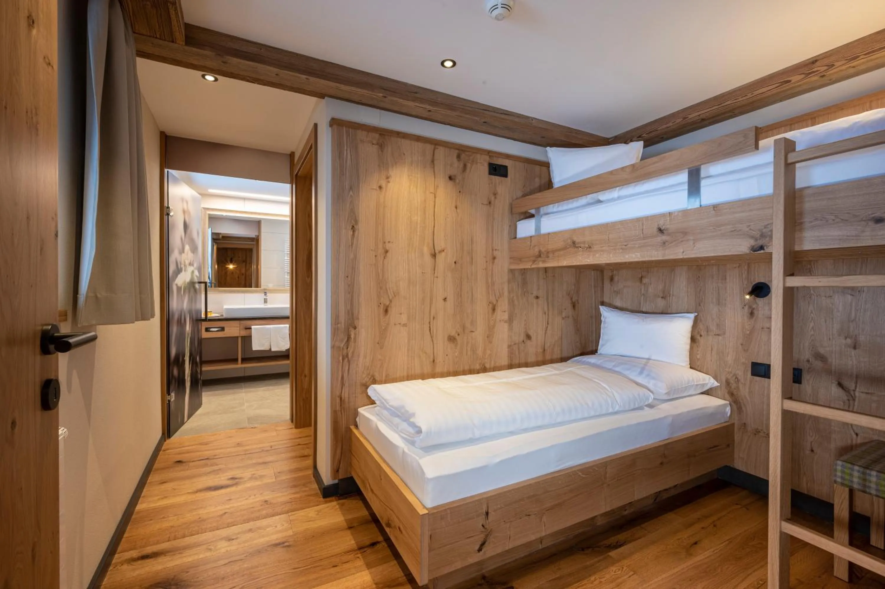 children, Bed in Alpenresort Fluchthorn