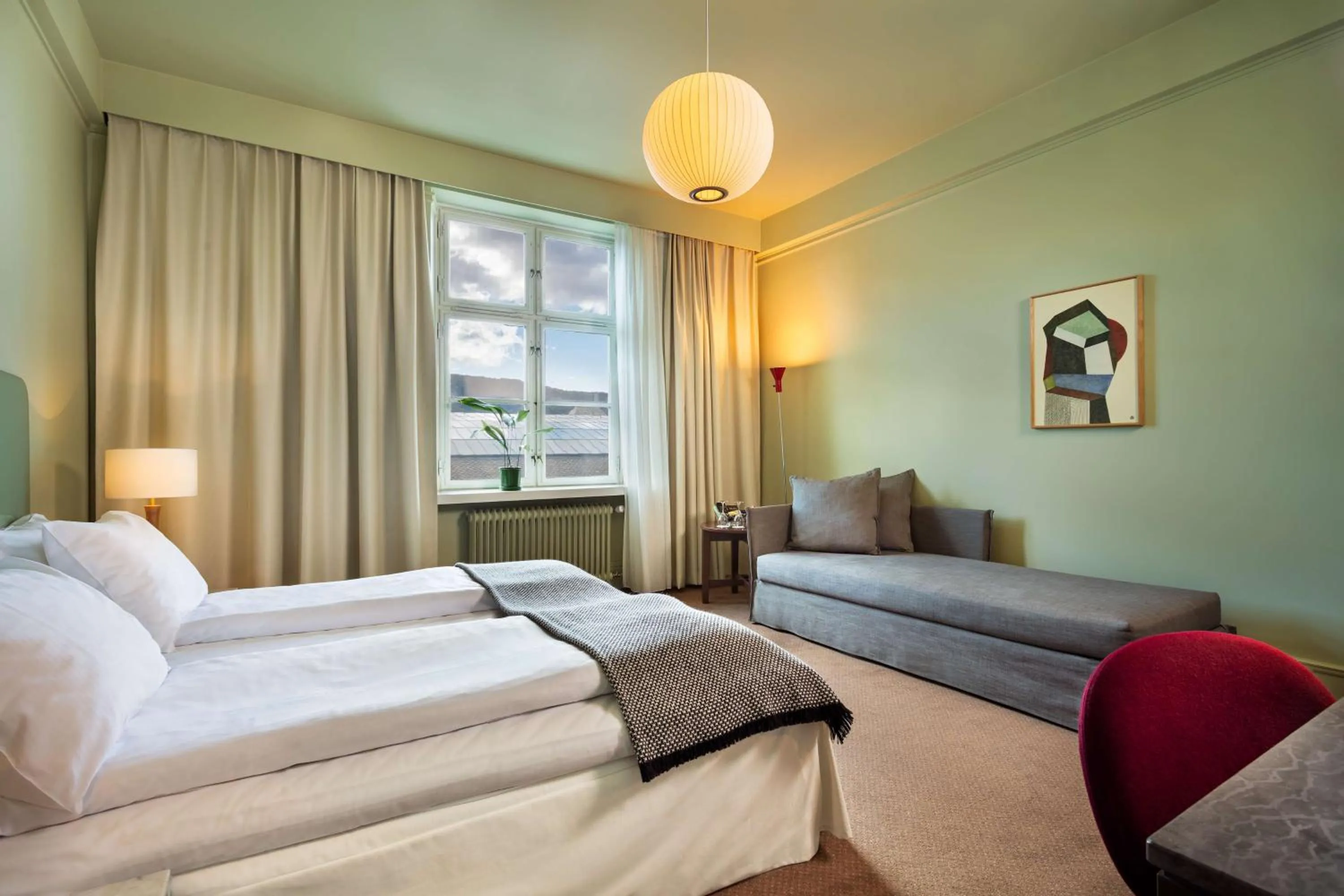 Photo of the whole room, Bed in Grand Hotel Terminus