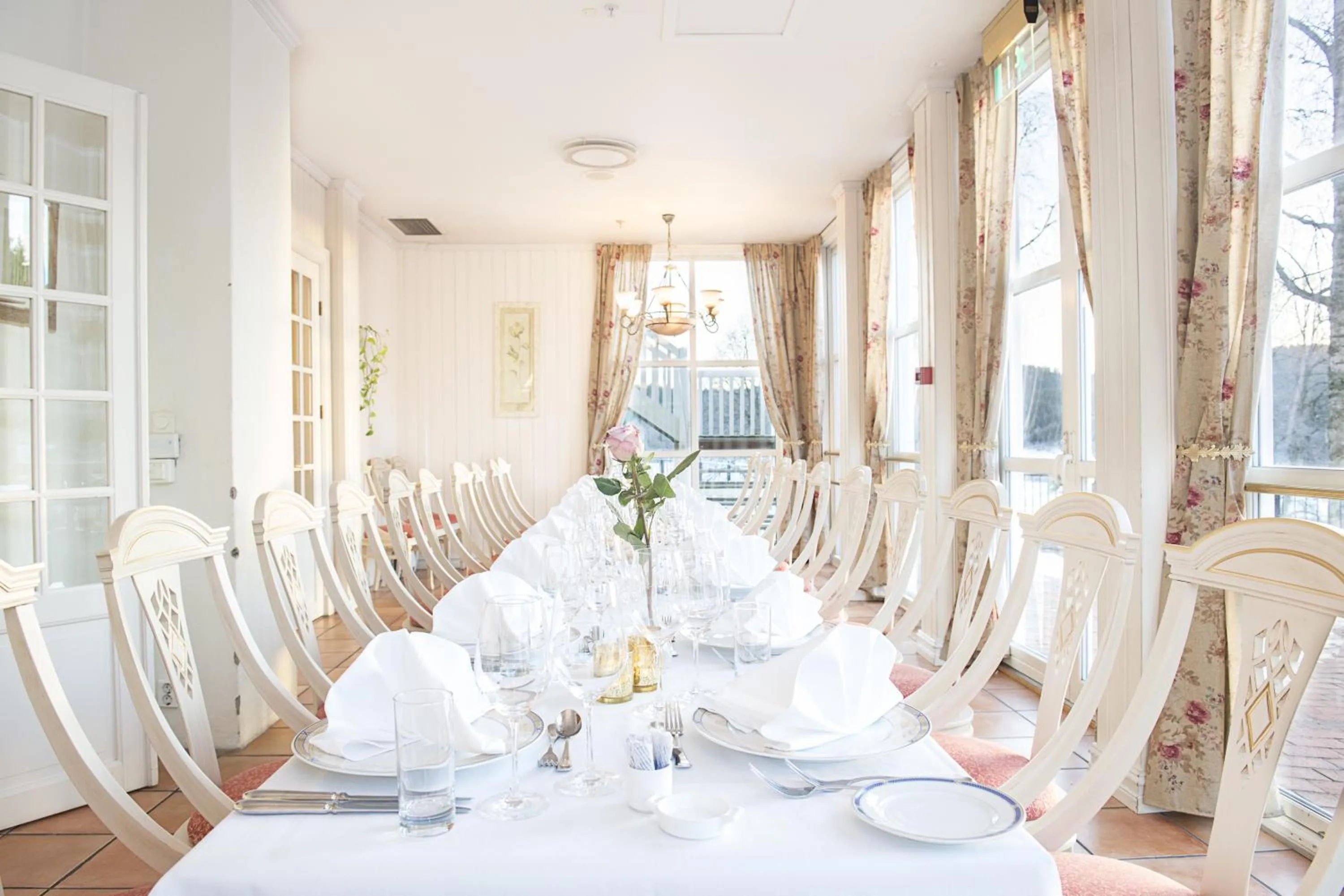Dining area in Losby Gods Manor