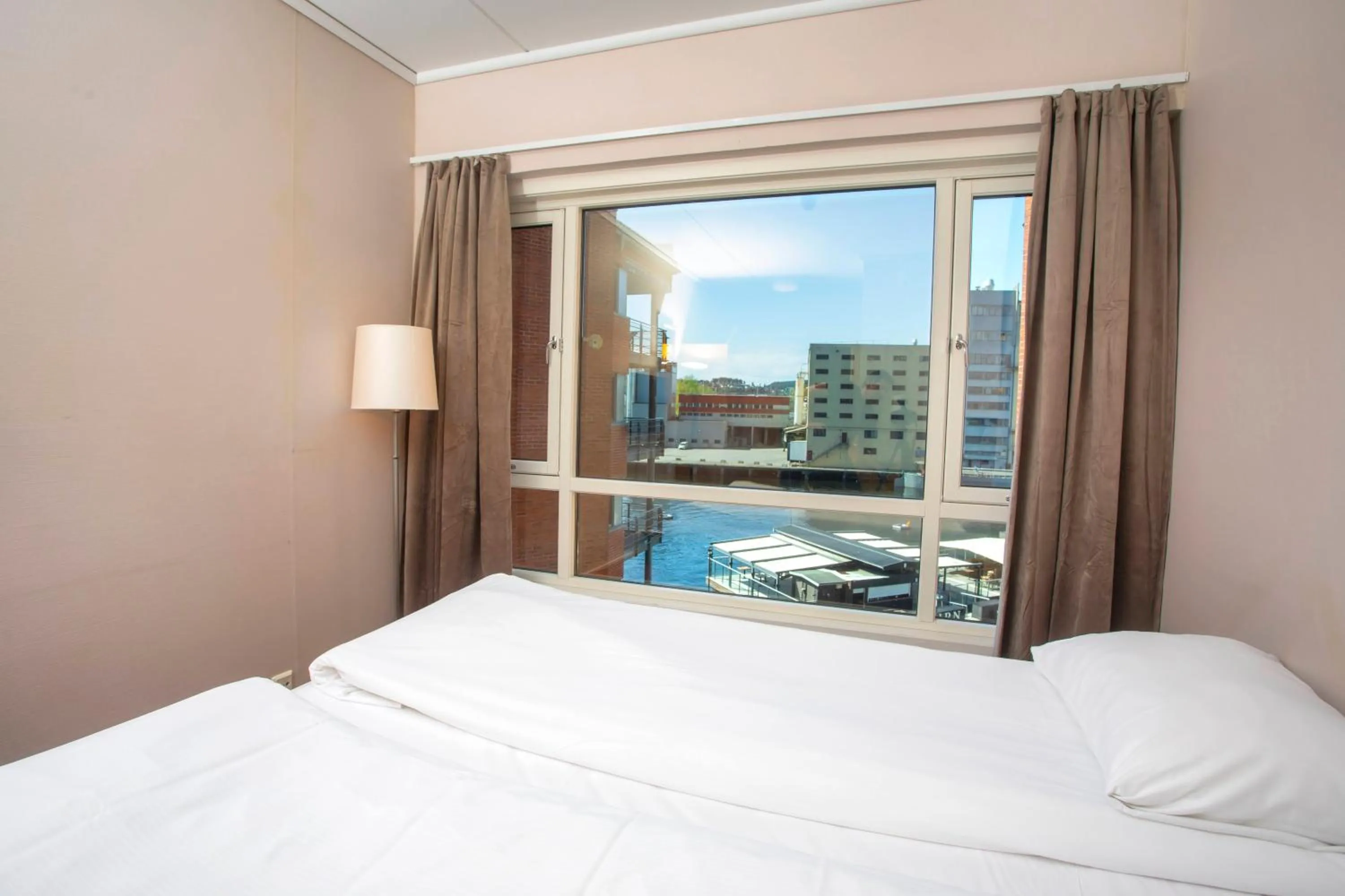 Bed in Home Hotel Bryggeparken