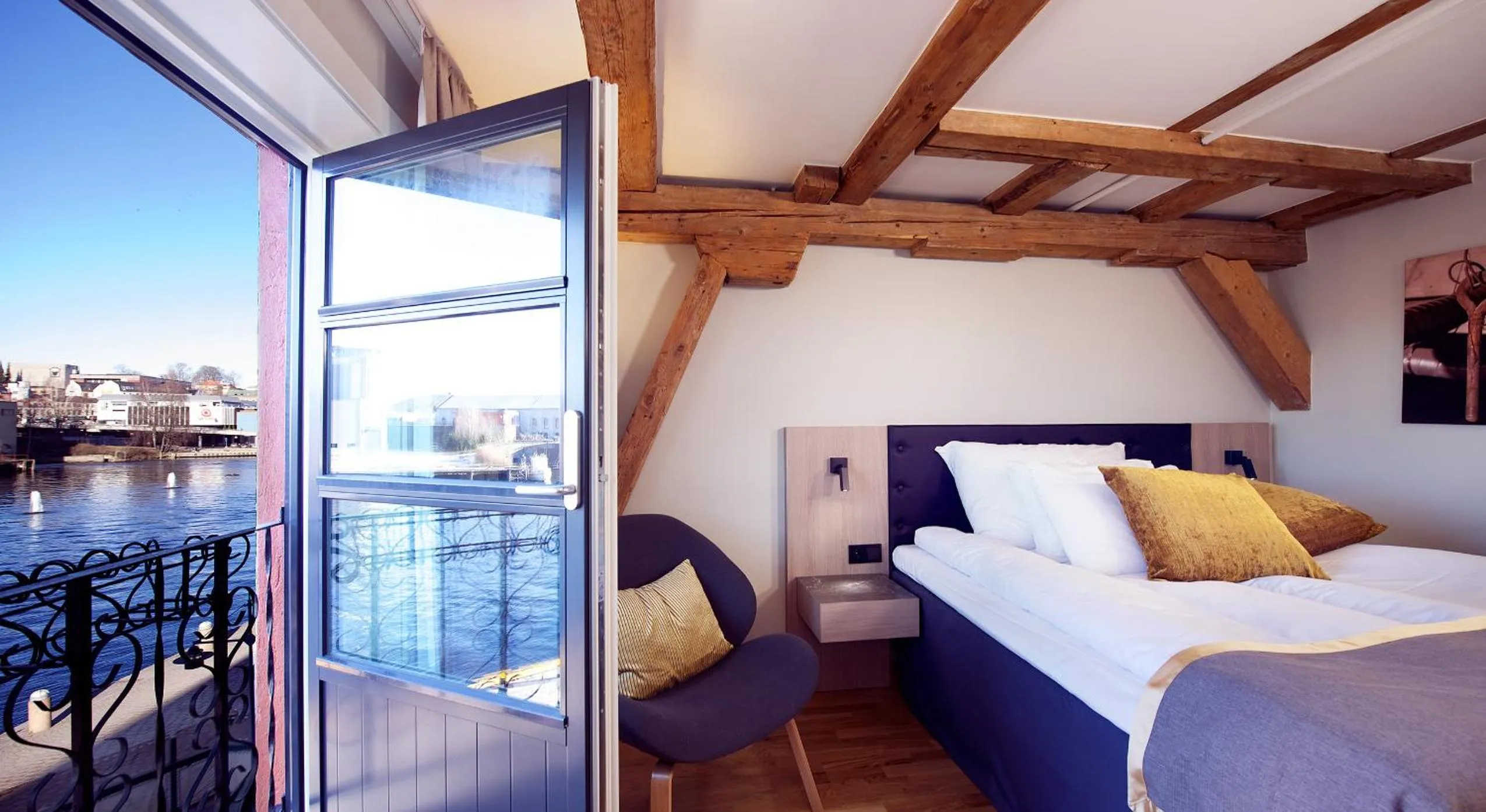 Bed in Home Hotel Bryggeparken