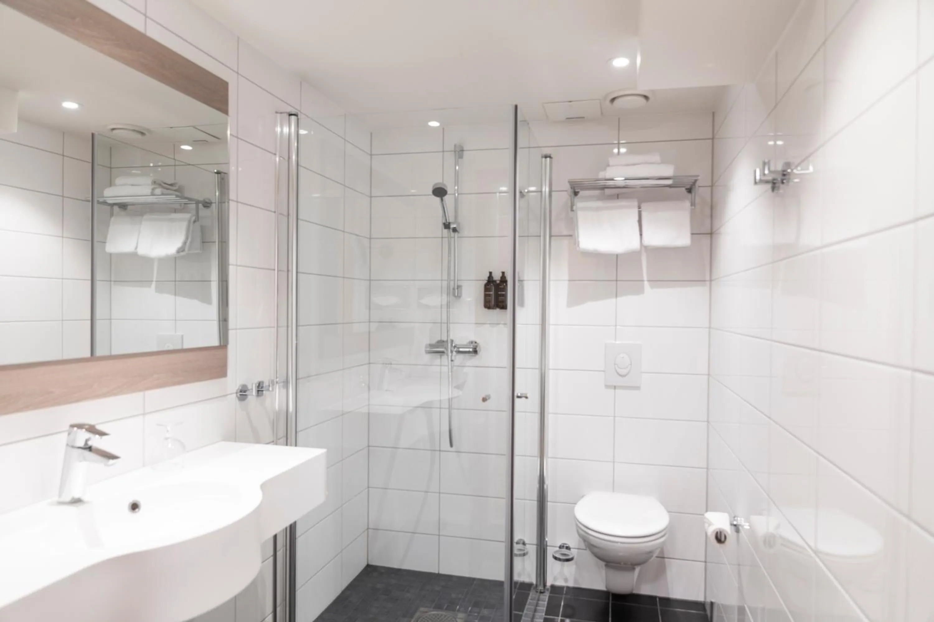 Bathroom in Home Hotel Bryggeparken