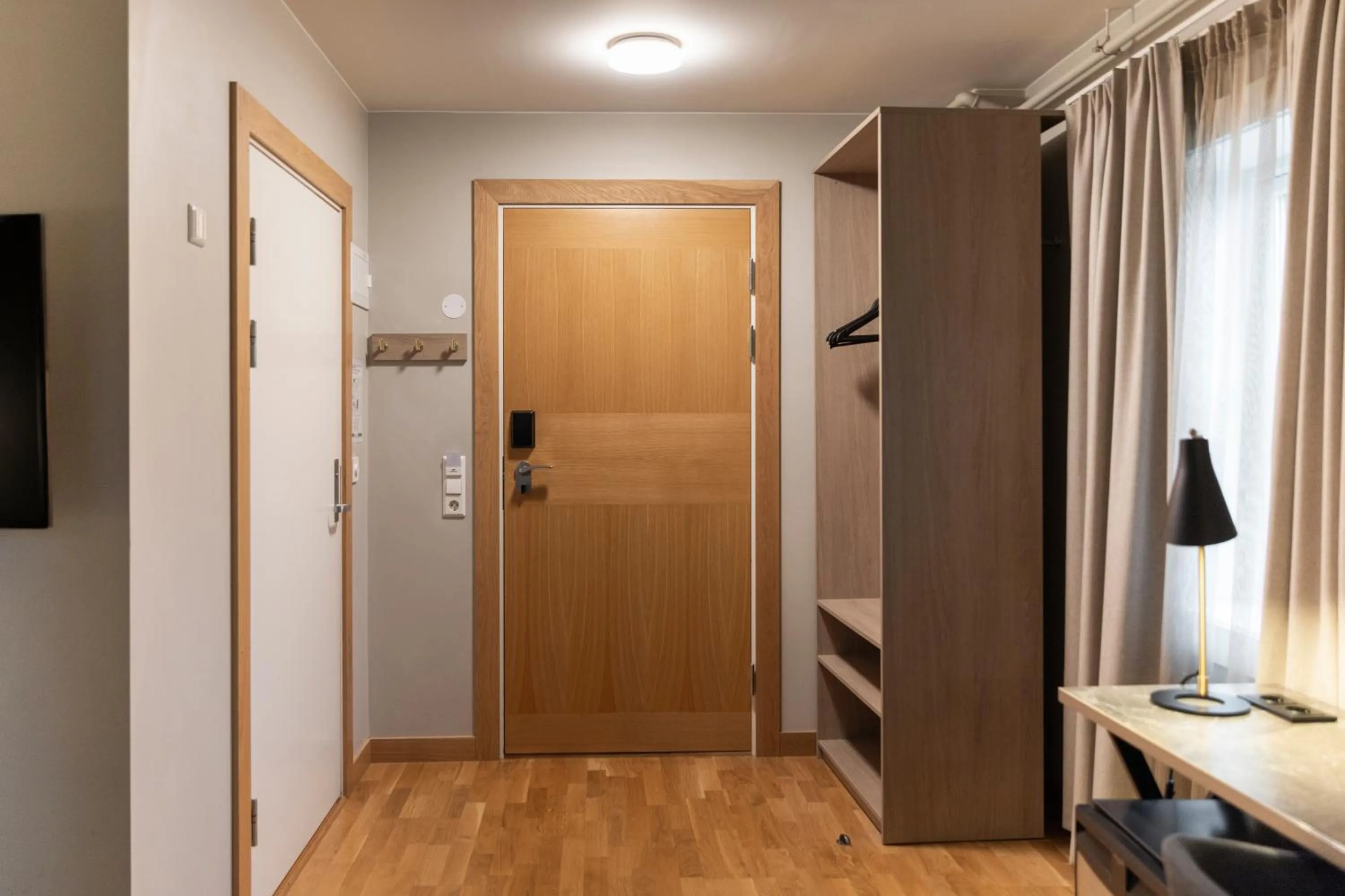 wardrobe in Home Hotel Bryggeparken