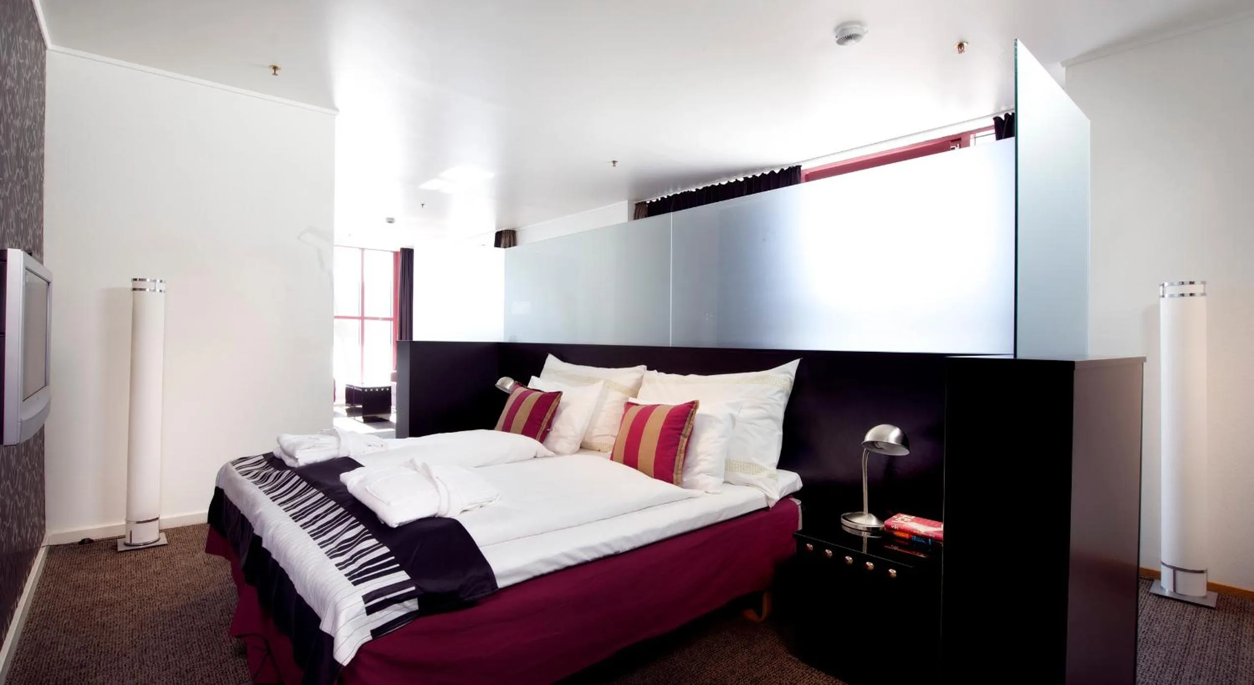 Bed in Home Hotel Arcticus